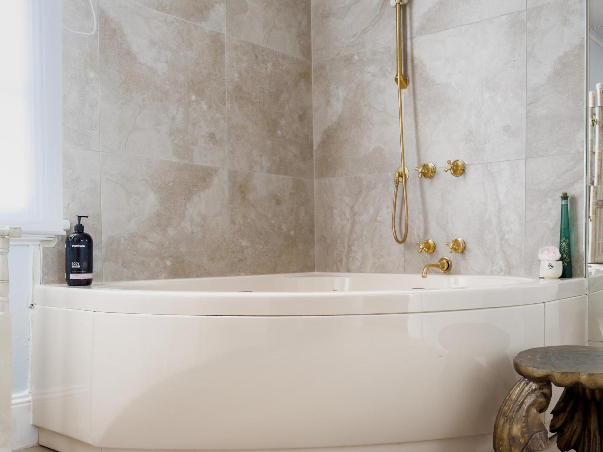 French Studio with Spa Bath - Photo 11
