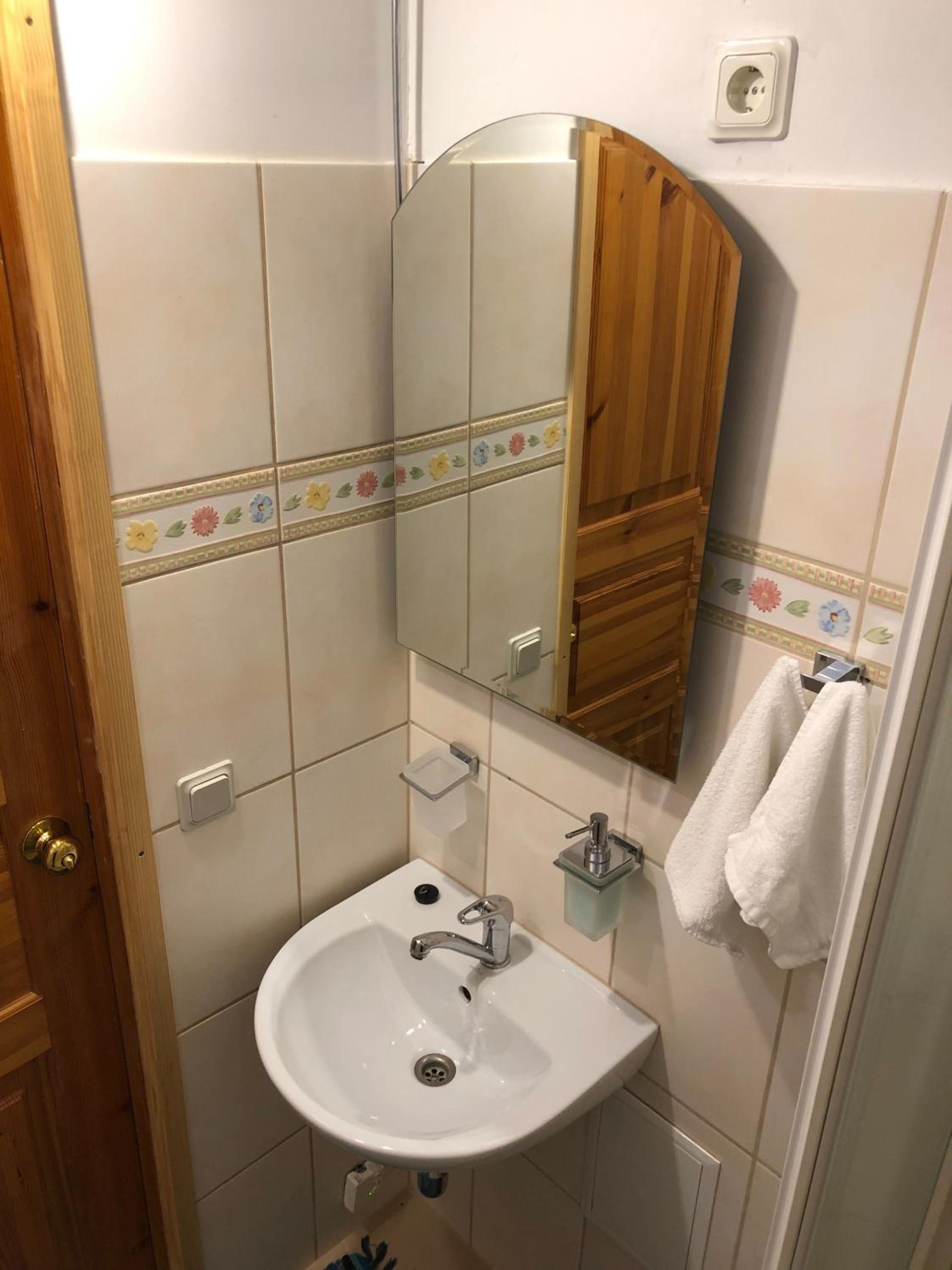 Two-Bedroom House - Photo 36