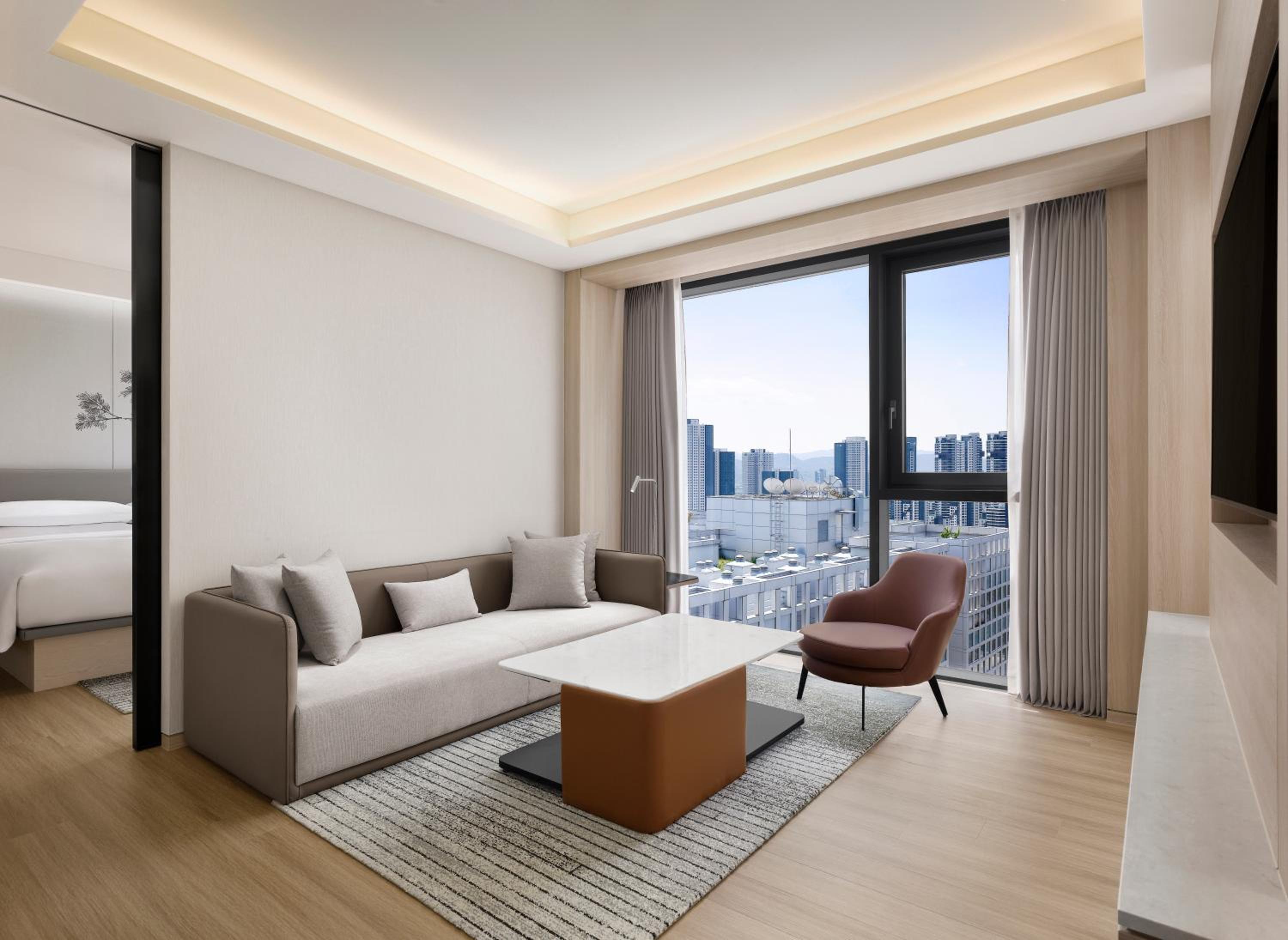King Suite with City View - Photo 1