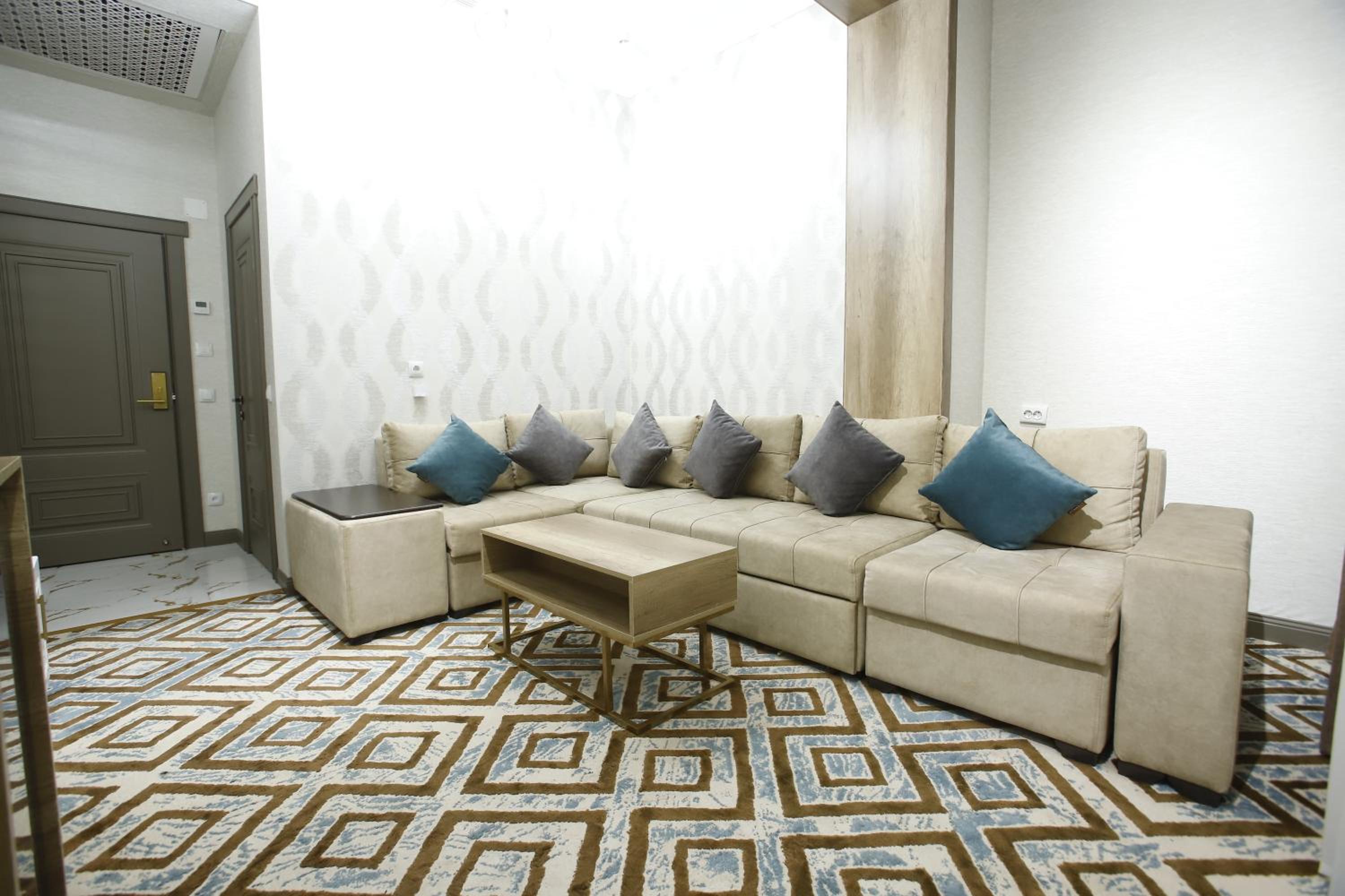 One-Bedroom Suite