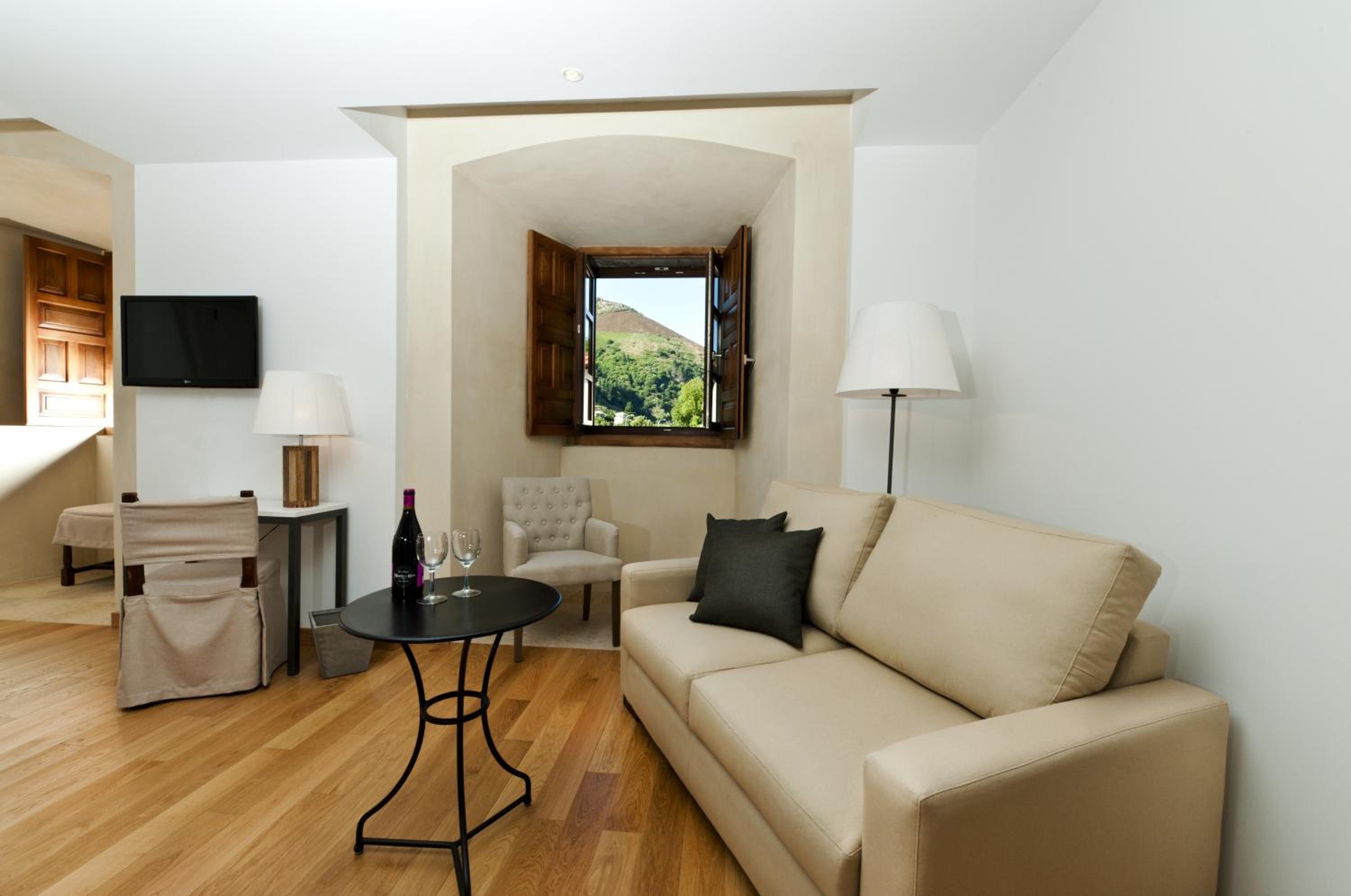 Habitación Doble Estándar (2 adultos + 1 niño)