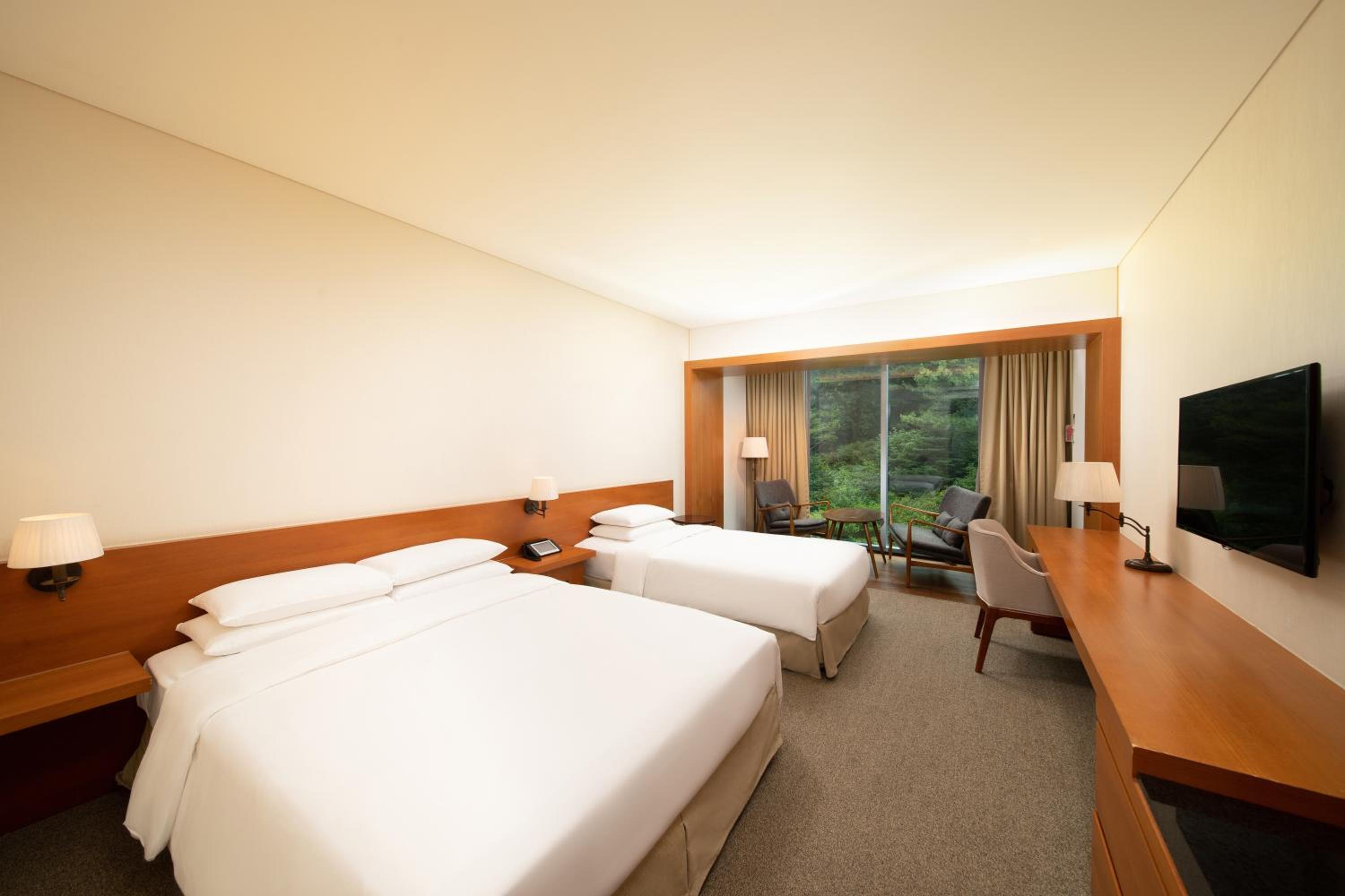 Superior Twin Room with Forest View