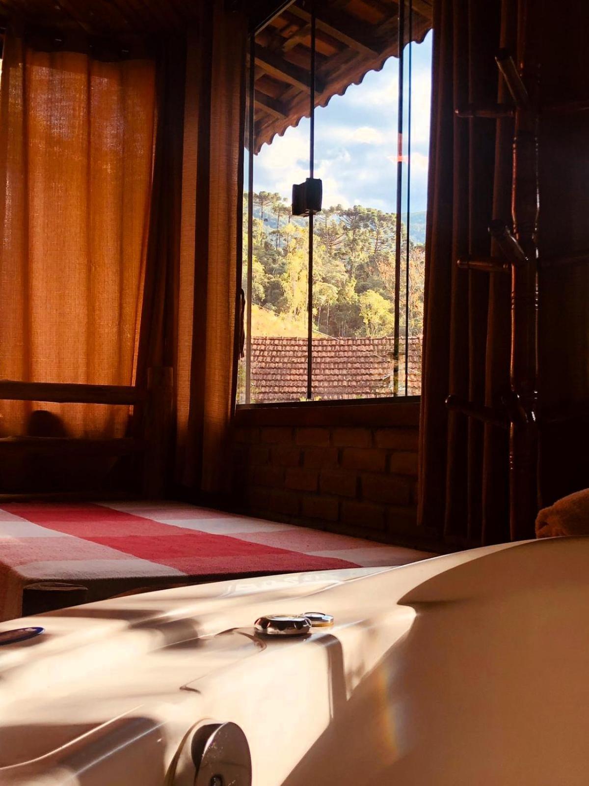 Deluxe Suite with Spa Bath photo 2