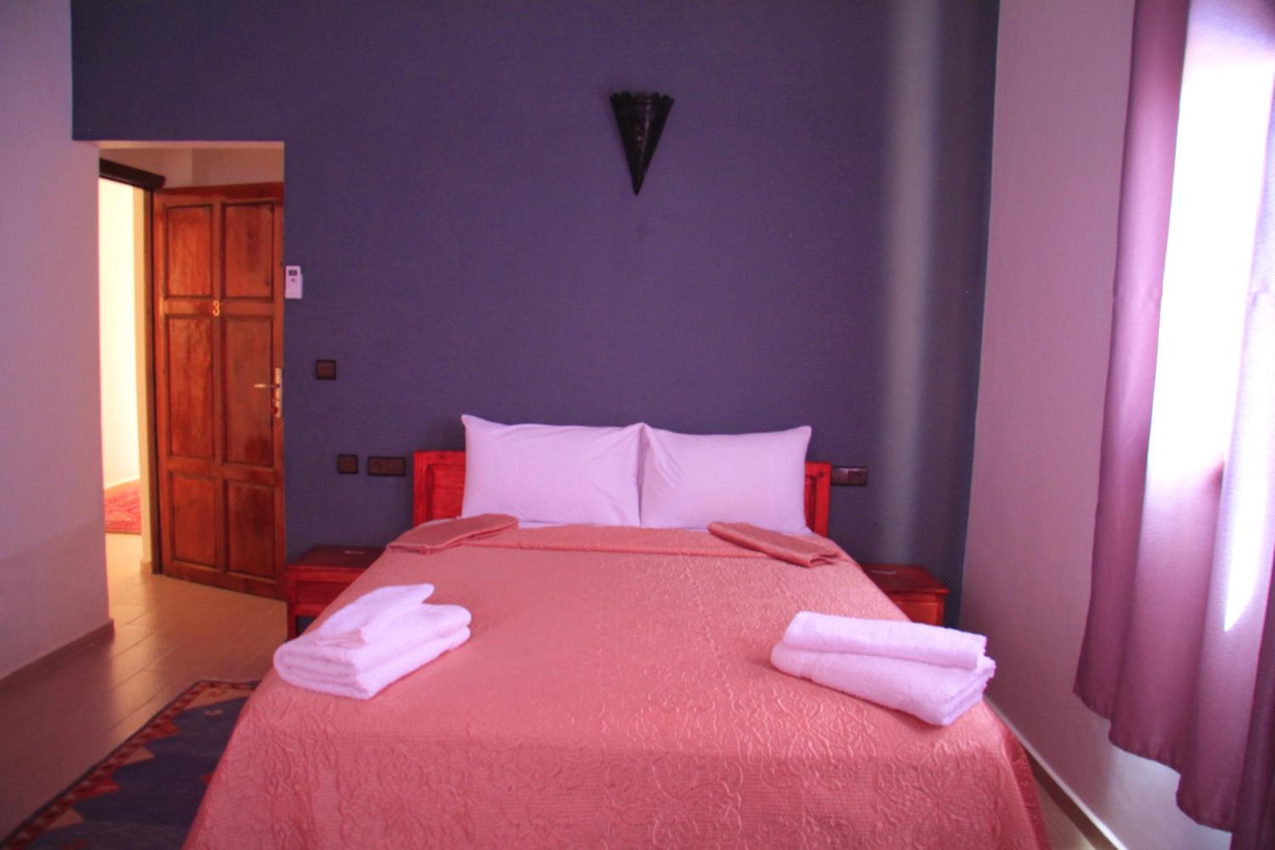 Double Room with Private Bathroom - Photo 3