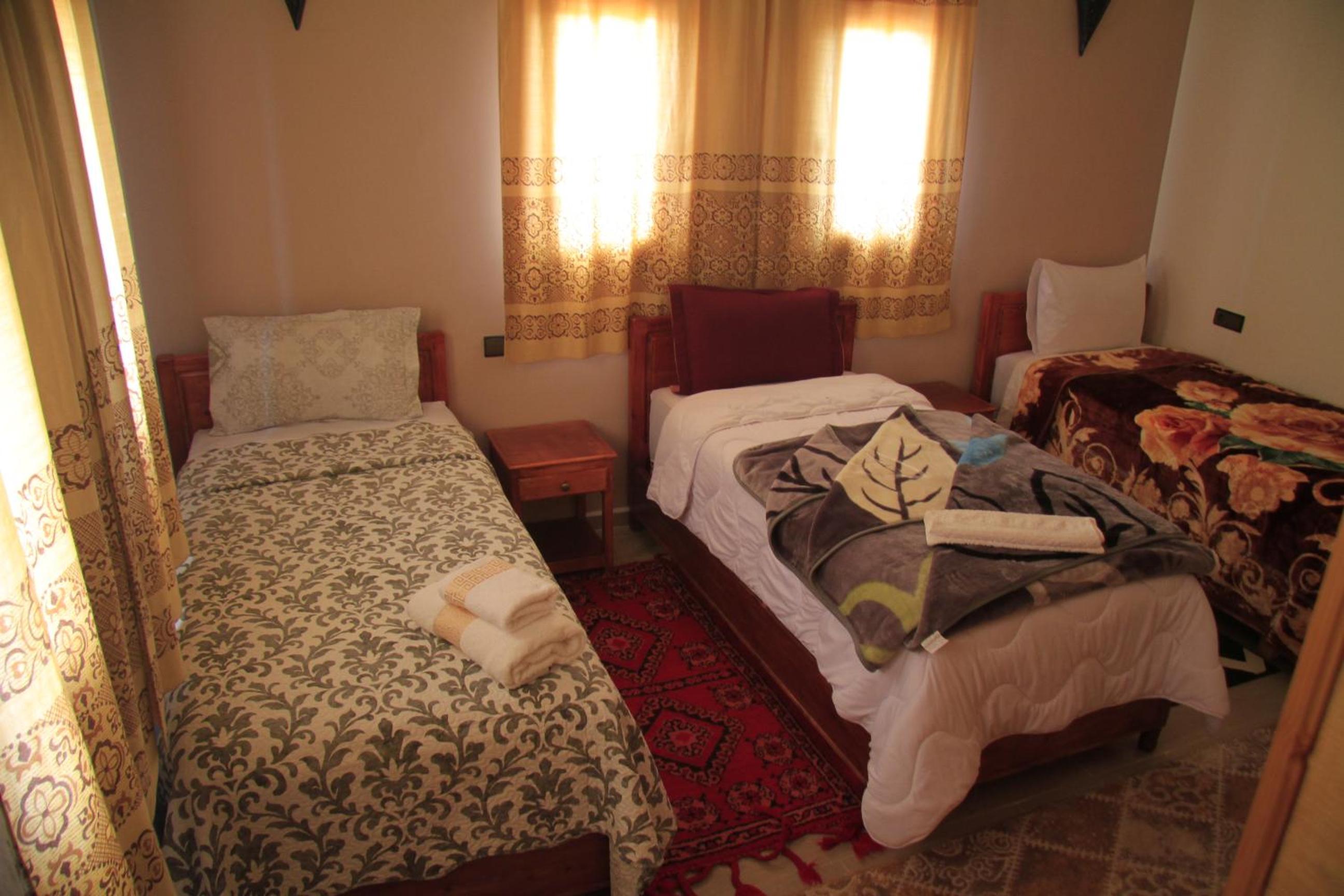 Triple Room with Private Bathroom - Photo 3