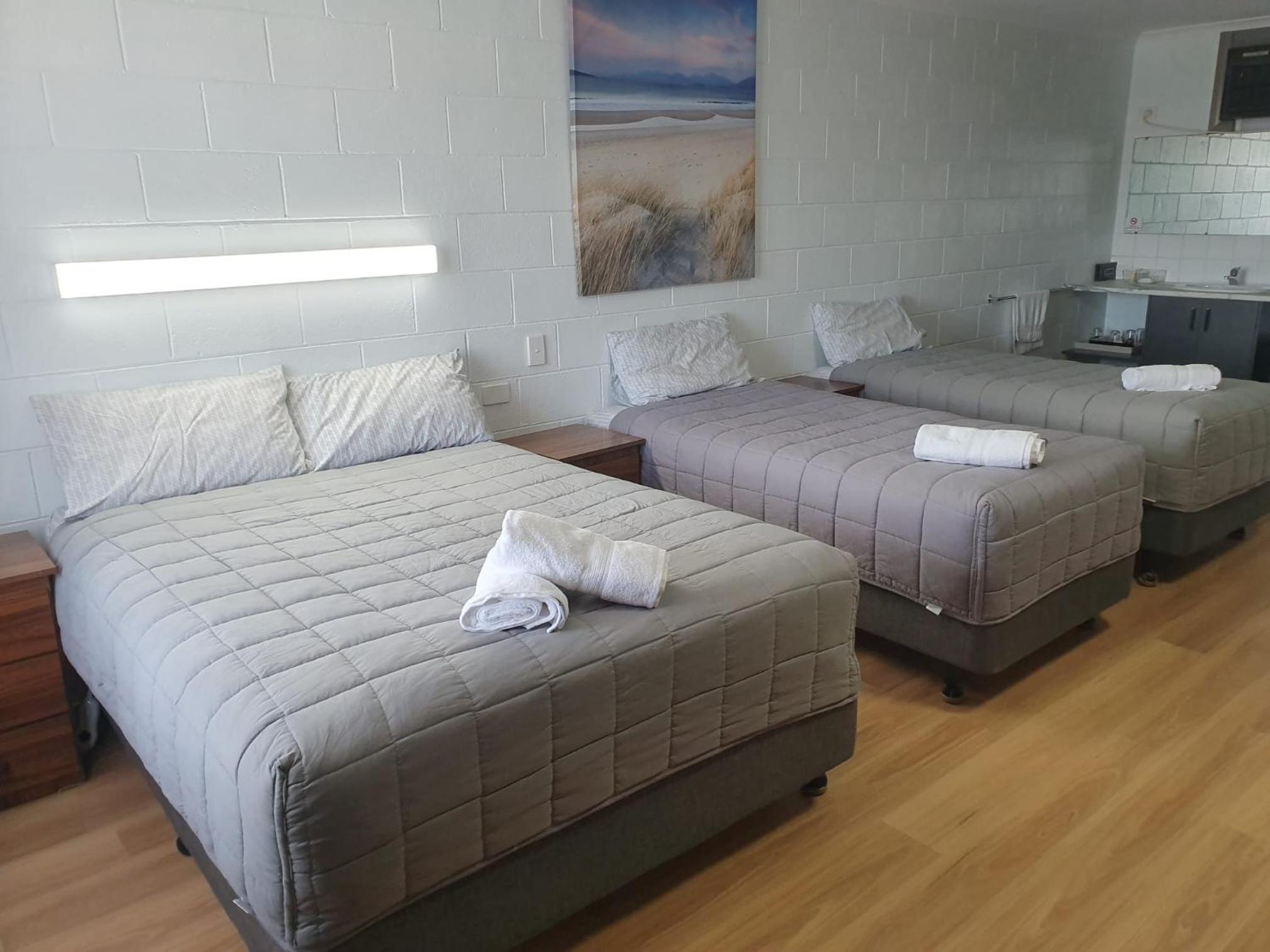 Deluxe Family Room - Photo 8