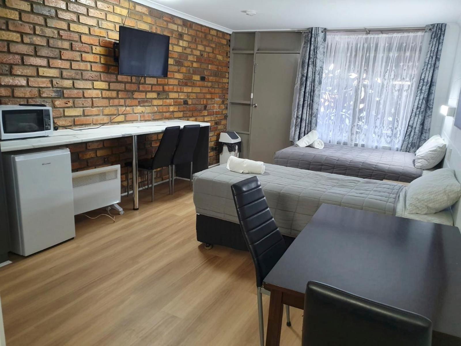 Deluxe Twin Room - Photo 13