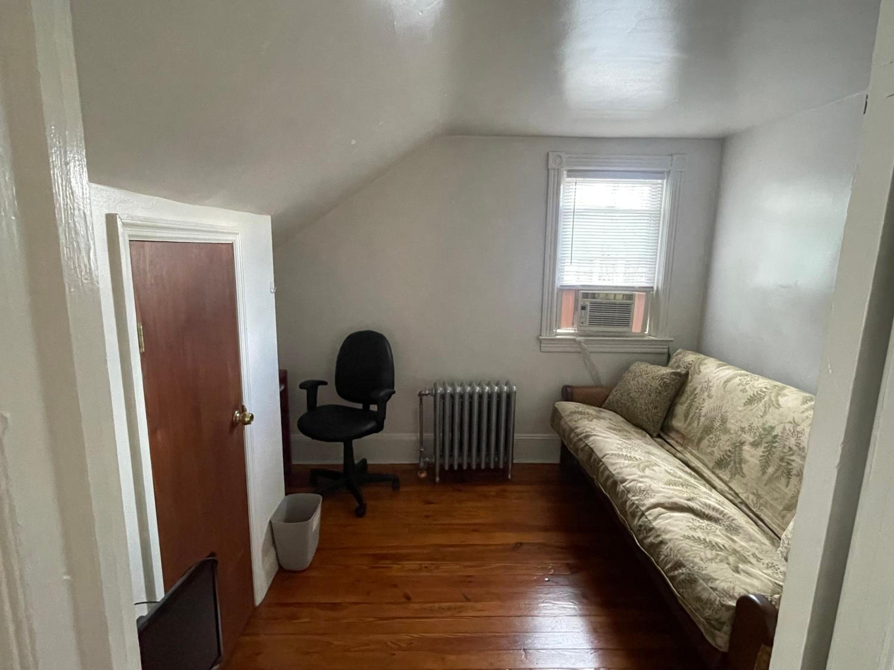 Three-Bedroom Apartment photo 1