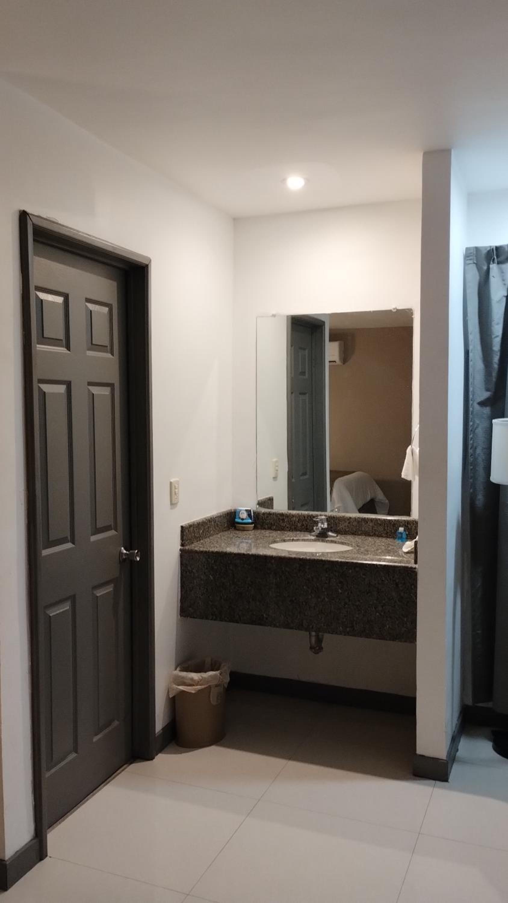 Twin Room - Photo 7
