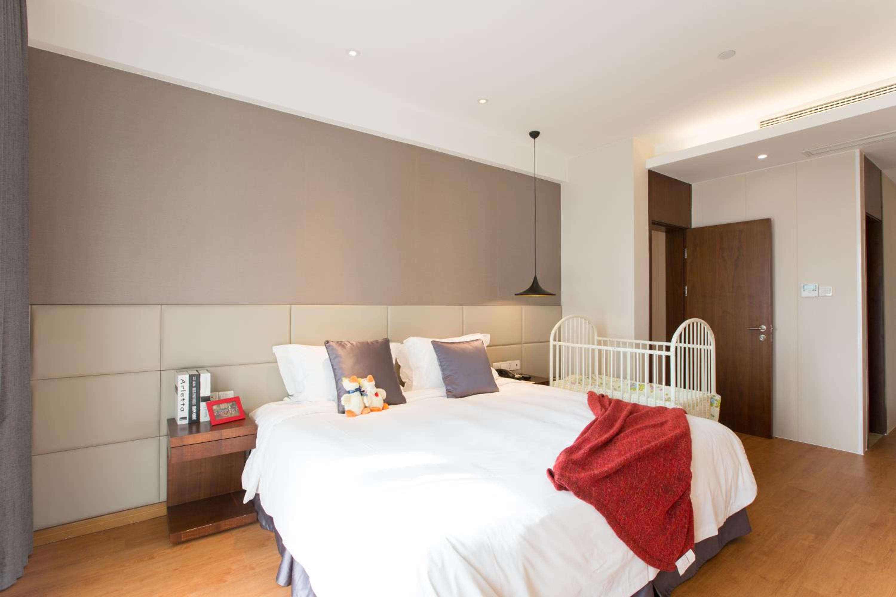 One-Bedroom Deluxe Apartment-Include Two Breakfast