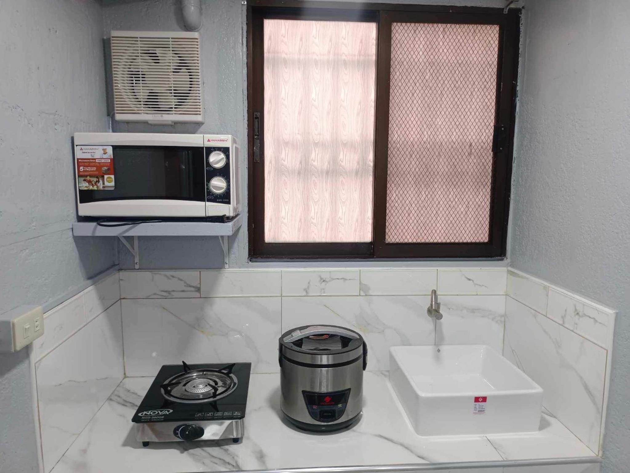 Deluxe Queen Suite - Photo 14