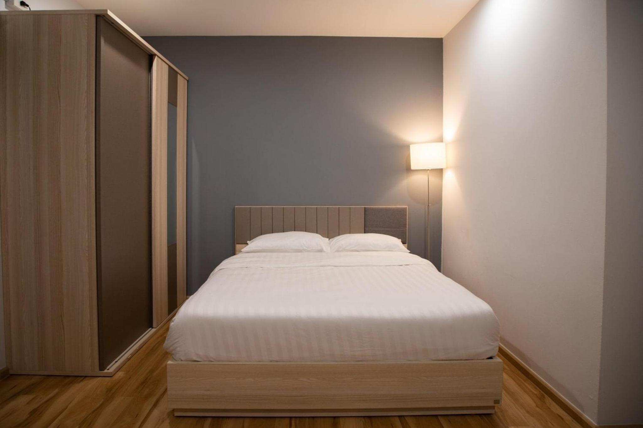 Single Room with Bathroom photo 2