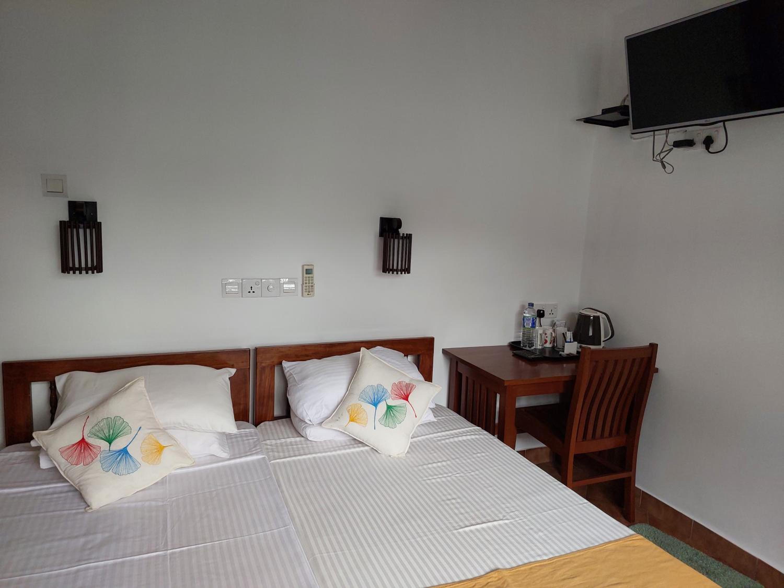 Superior Deluxe Double or Twin Room  photo 1