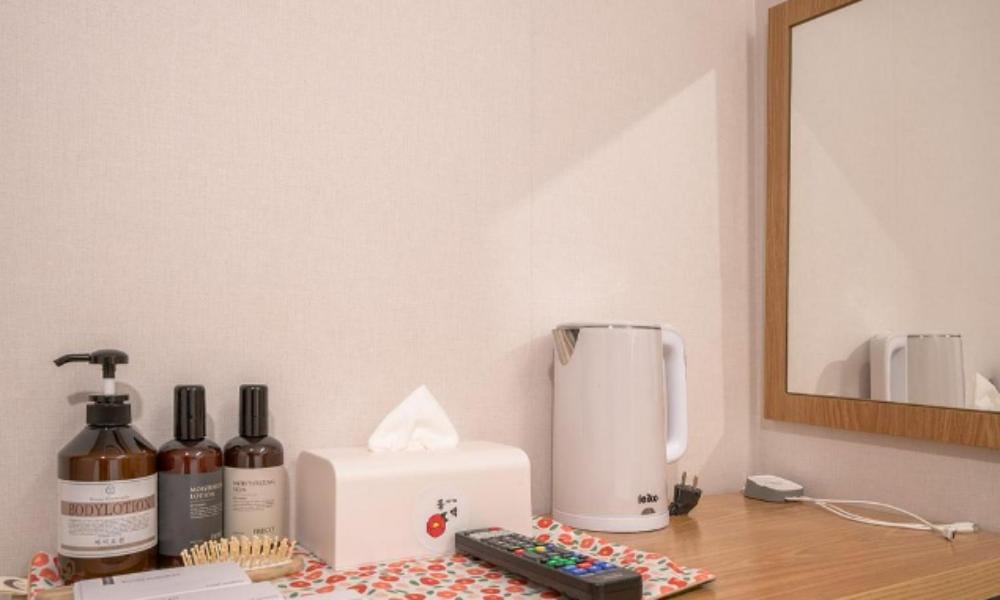 Standard Double Room - Photo 9