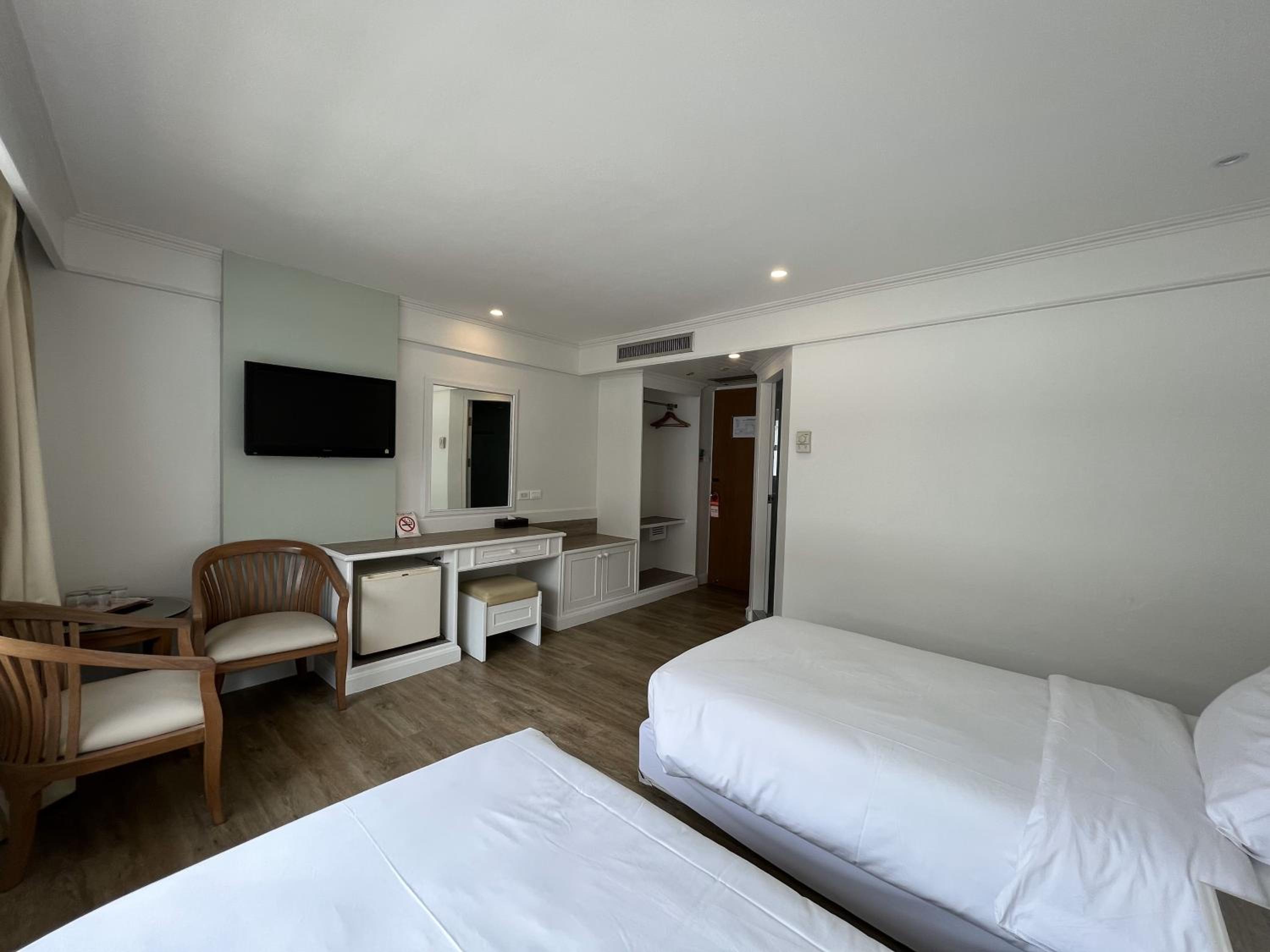 Deluxe Twin Room photo 1