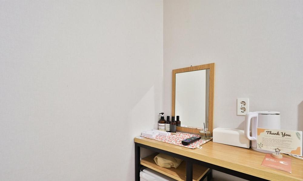Standard Twin Room - Photo 4