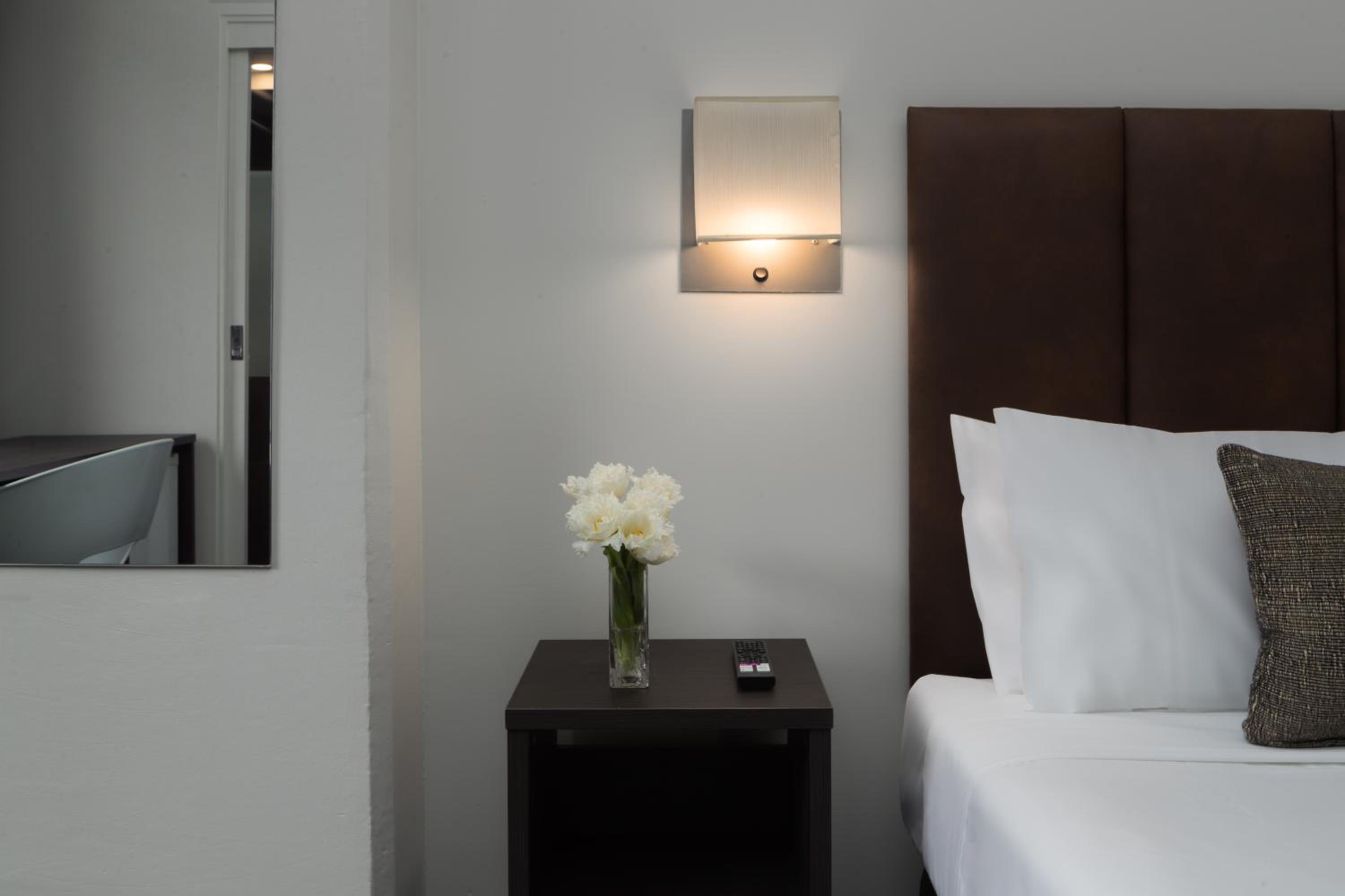 Standard King Room photo 3