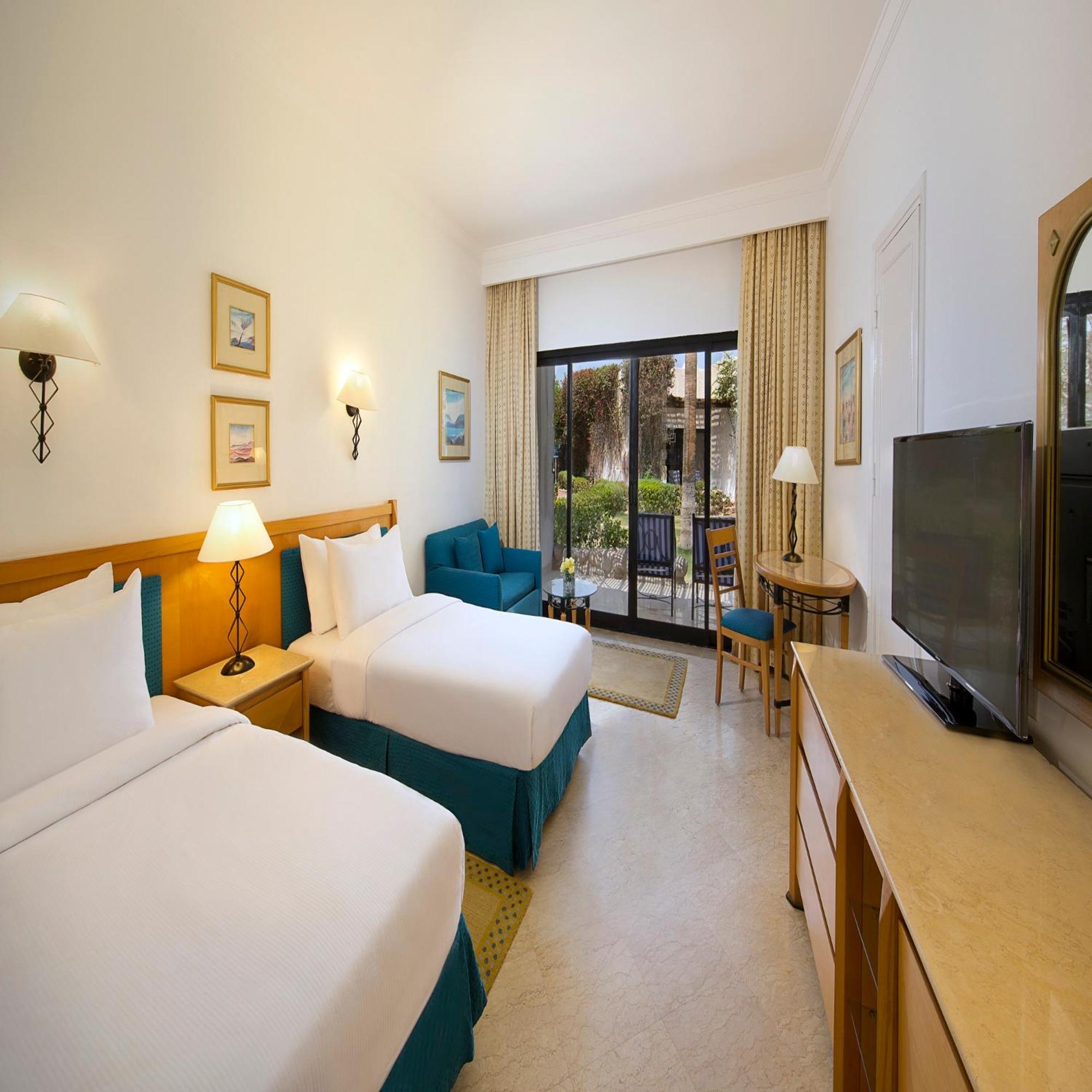 Standard, Queen or Twin Room Side Sea View - Photo 4