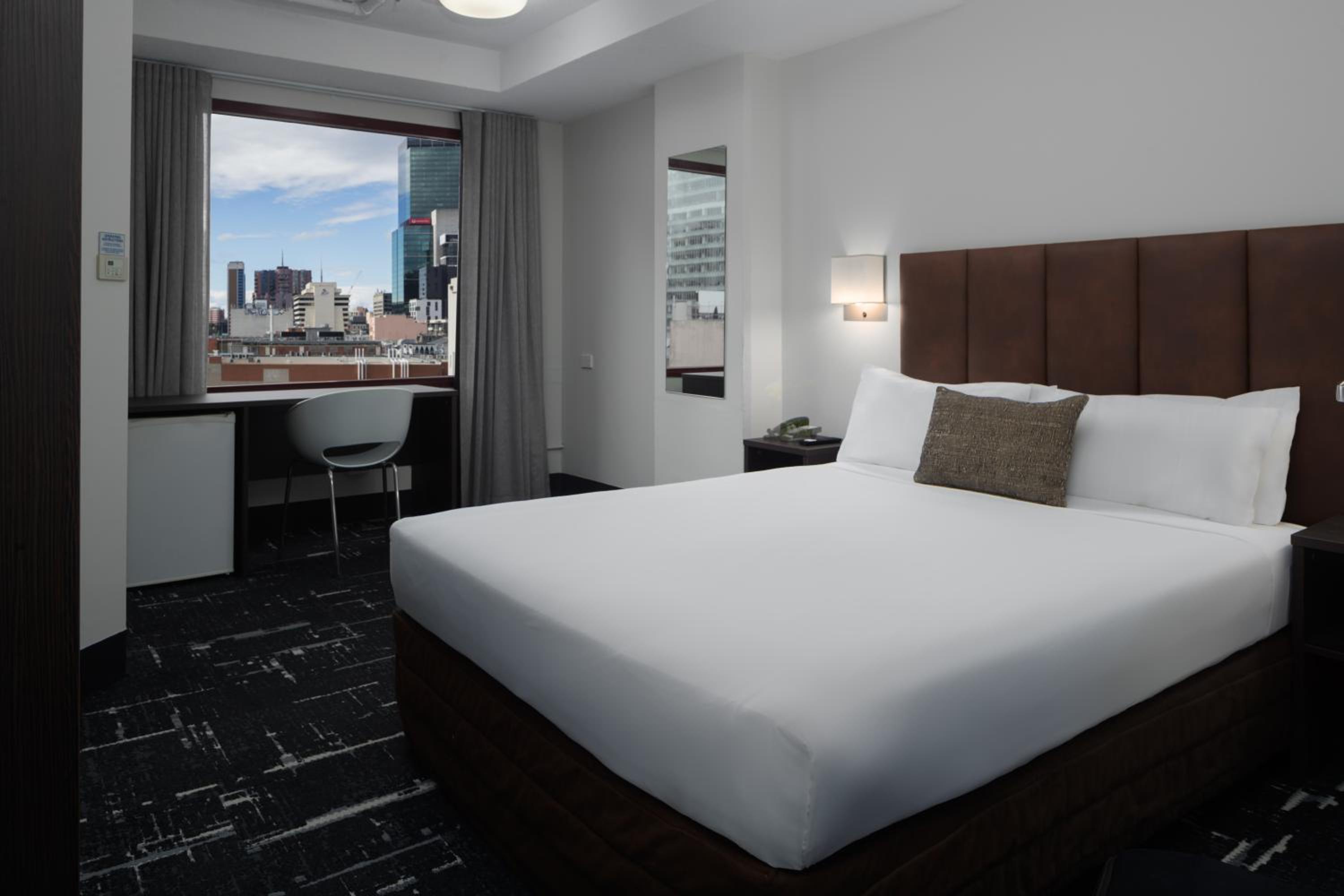 Standard King Room photo 1