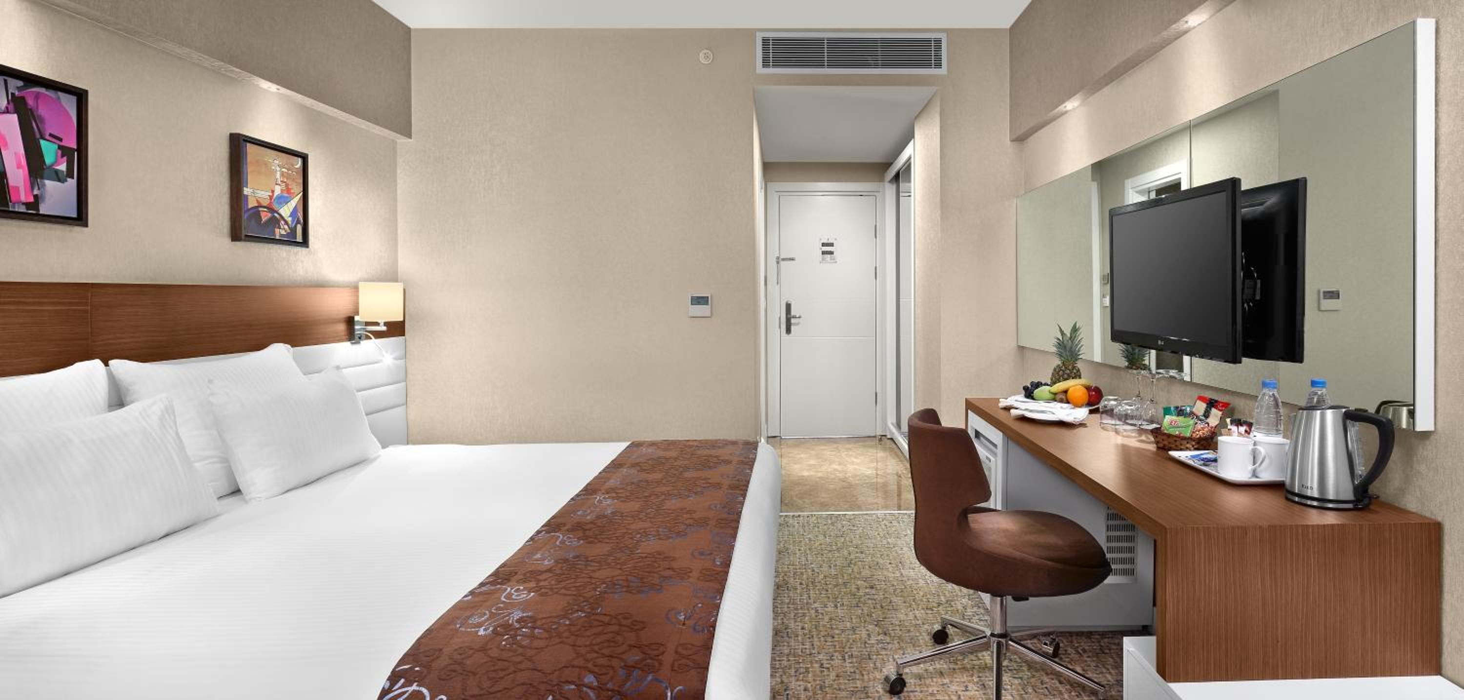 Standard Double or Twin Room photo 2