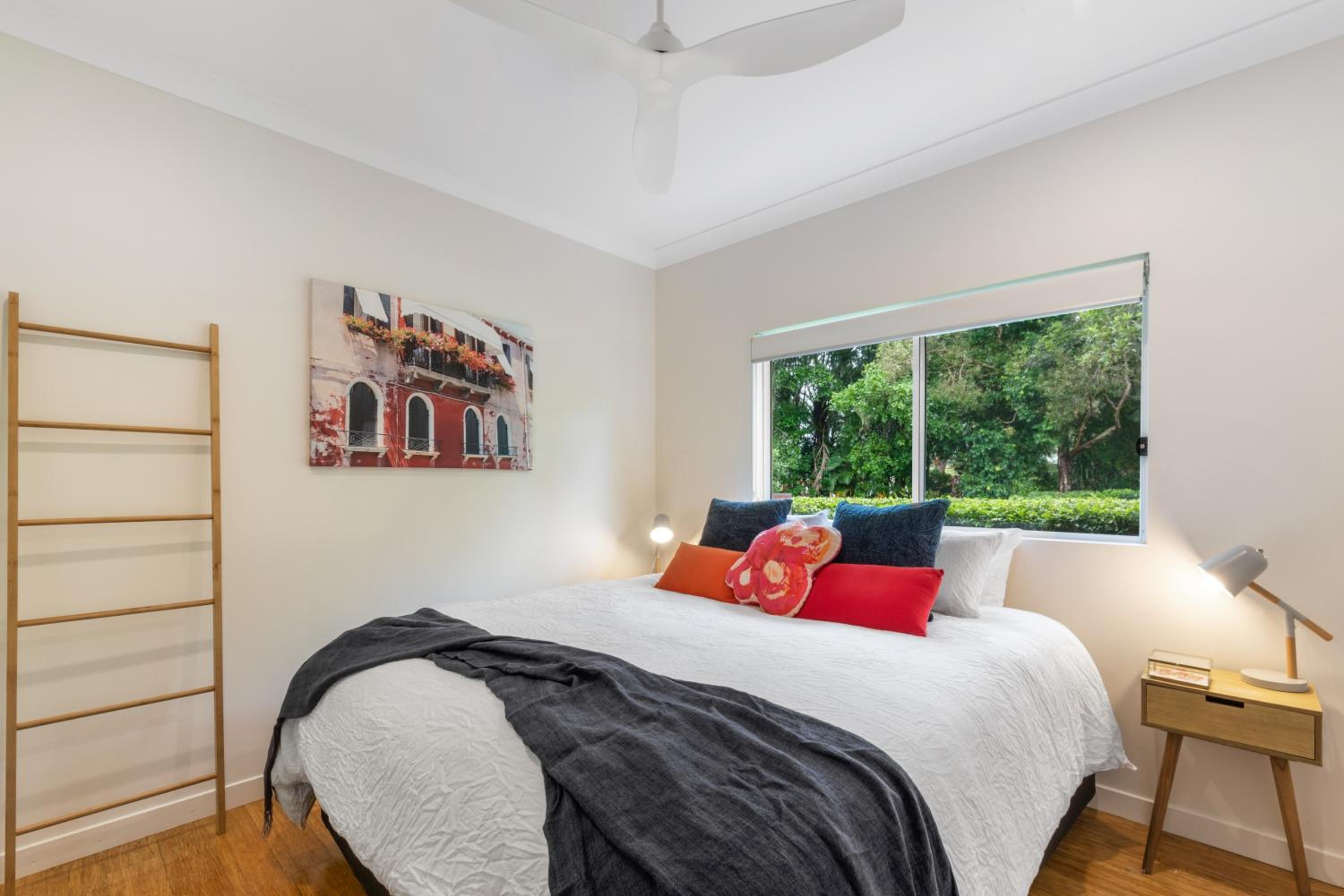 Four-Bedroom House photo 1
