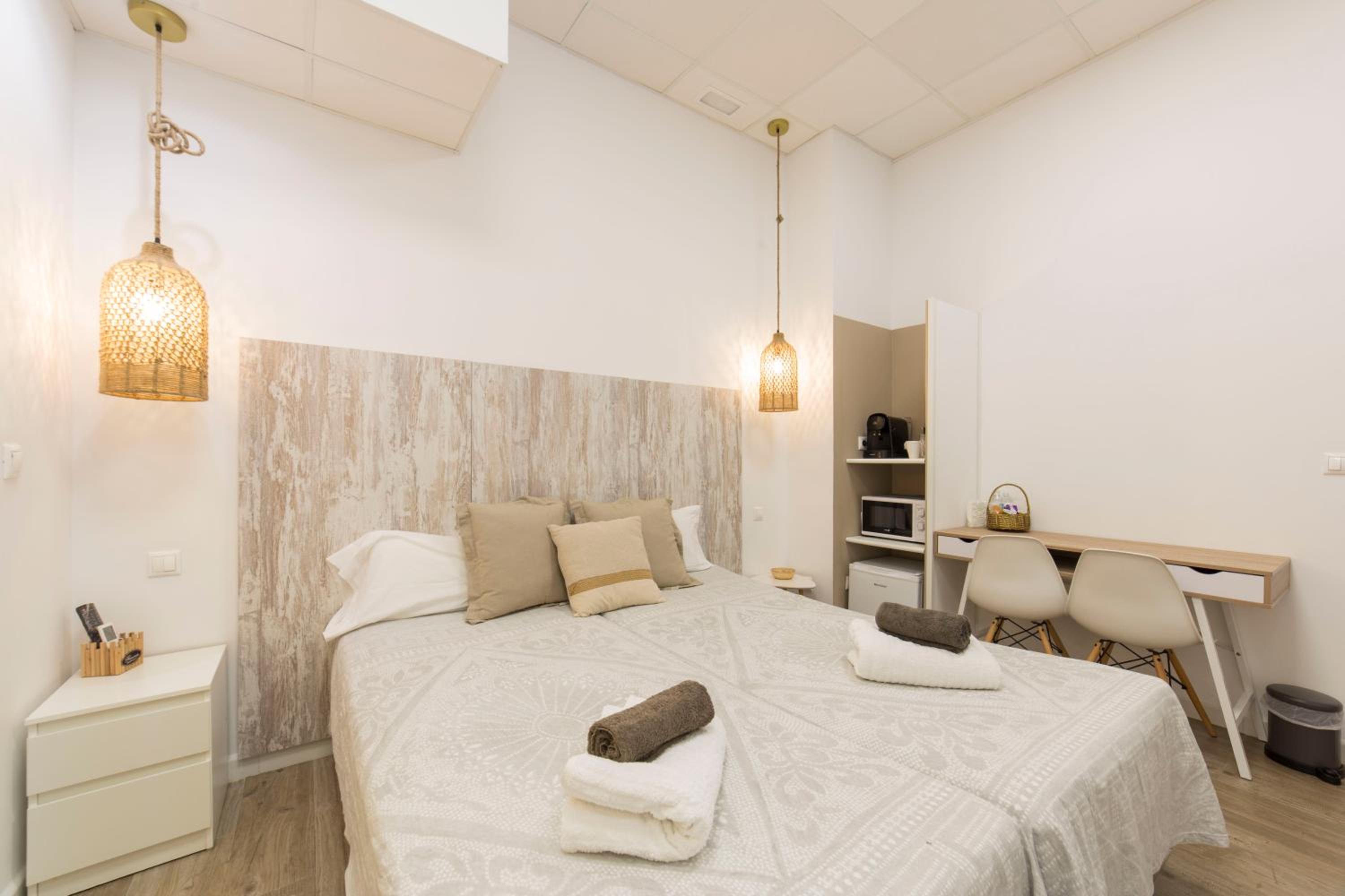 Double Room - Photo 4