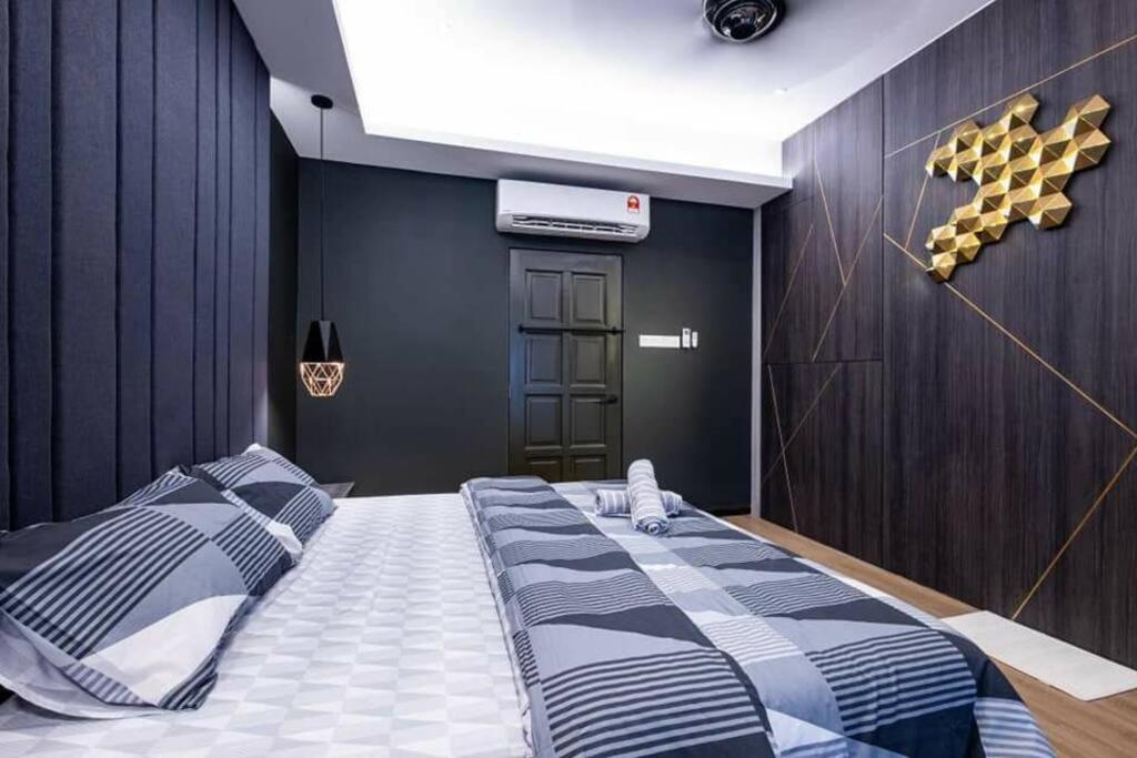 Four-Bedroom House photo 2
