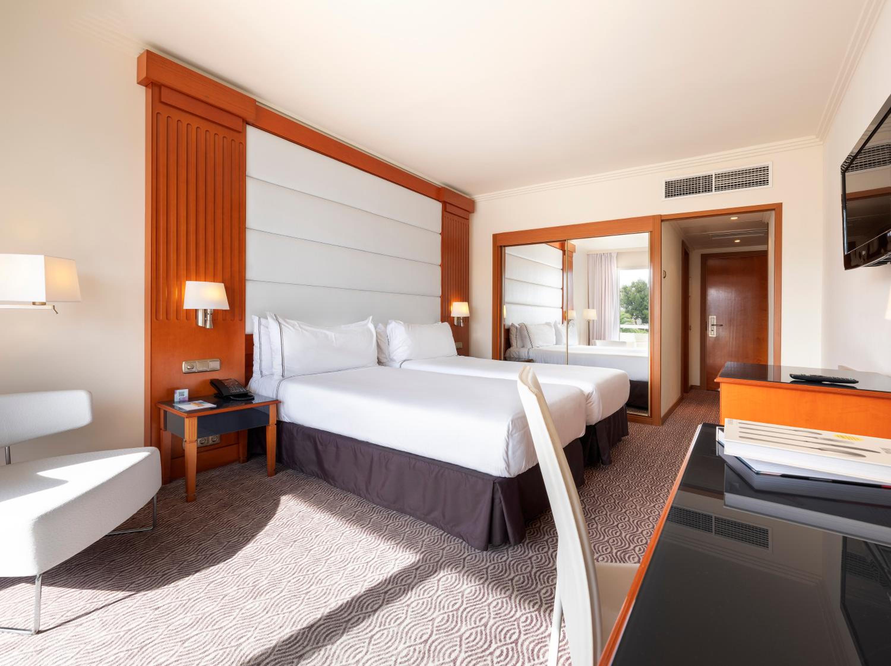 Melia Room Pool View - Photo 5