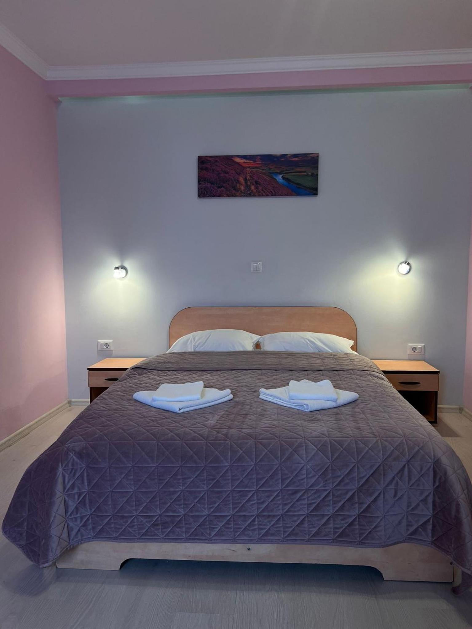 Standard Twin Room - Photo 11