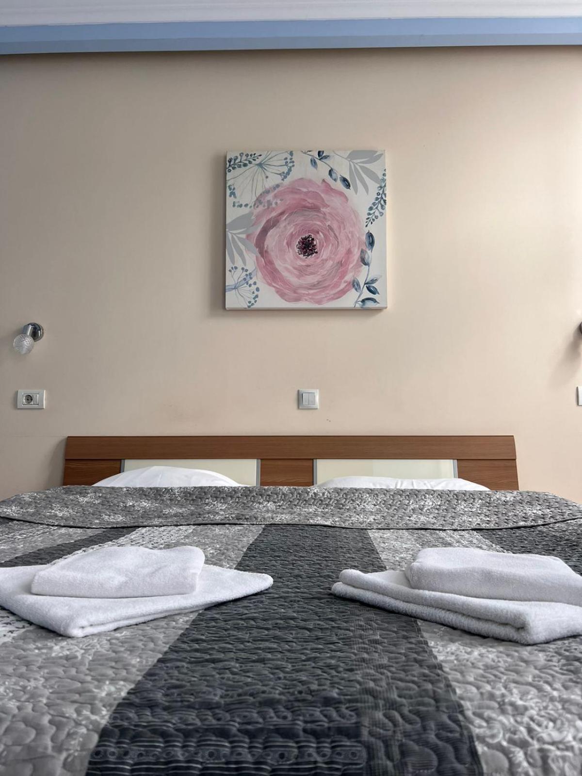 Standard Twin Room - Photo 15