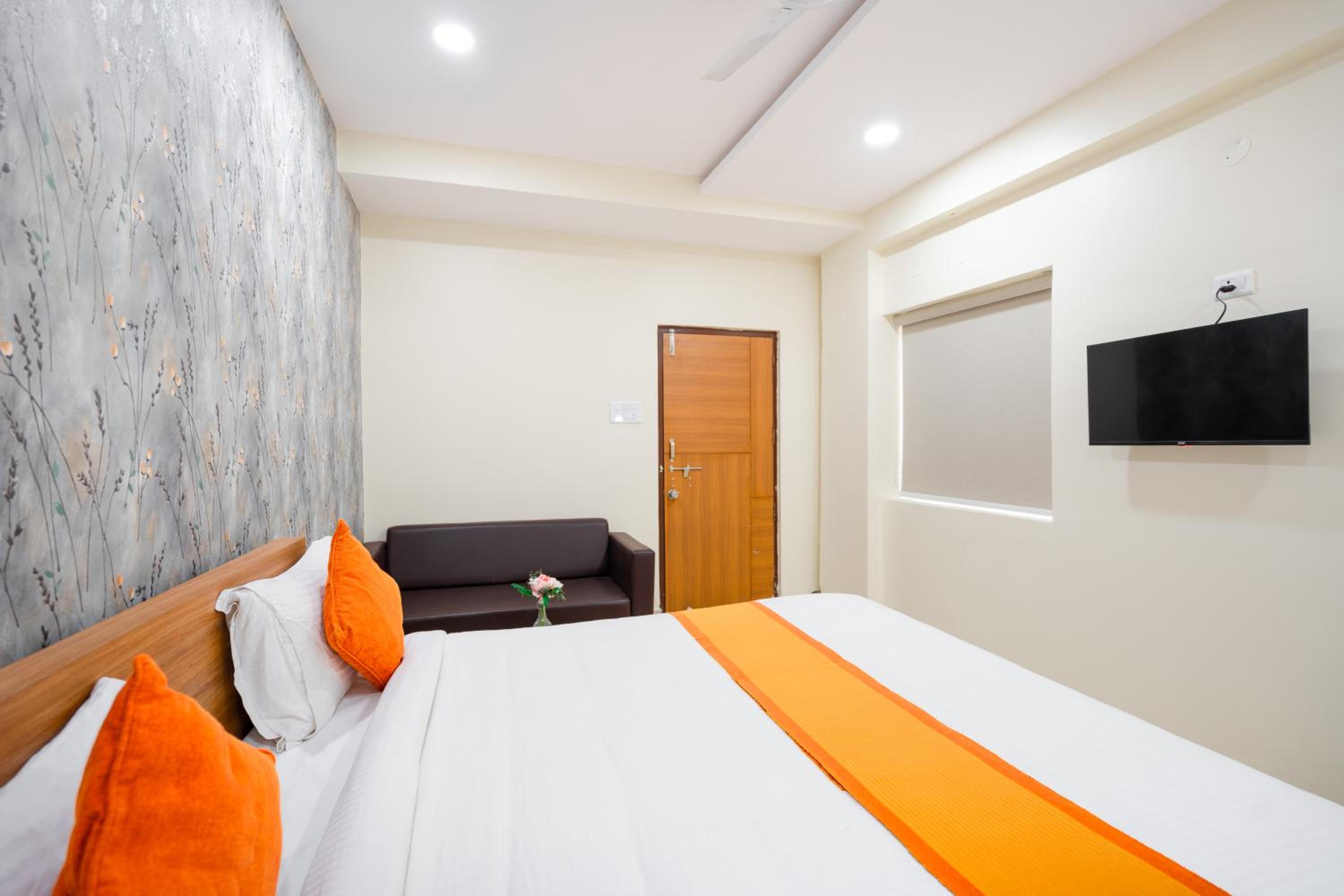 Superior King Room - Photo 3