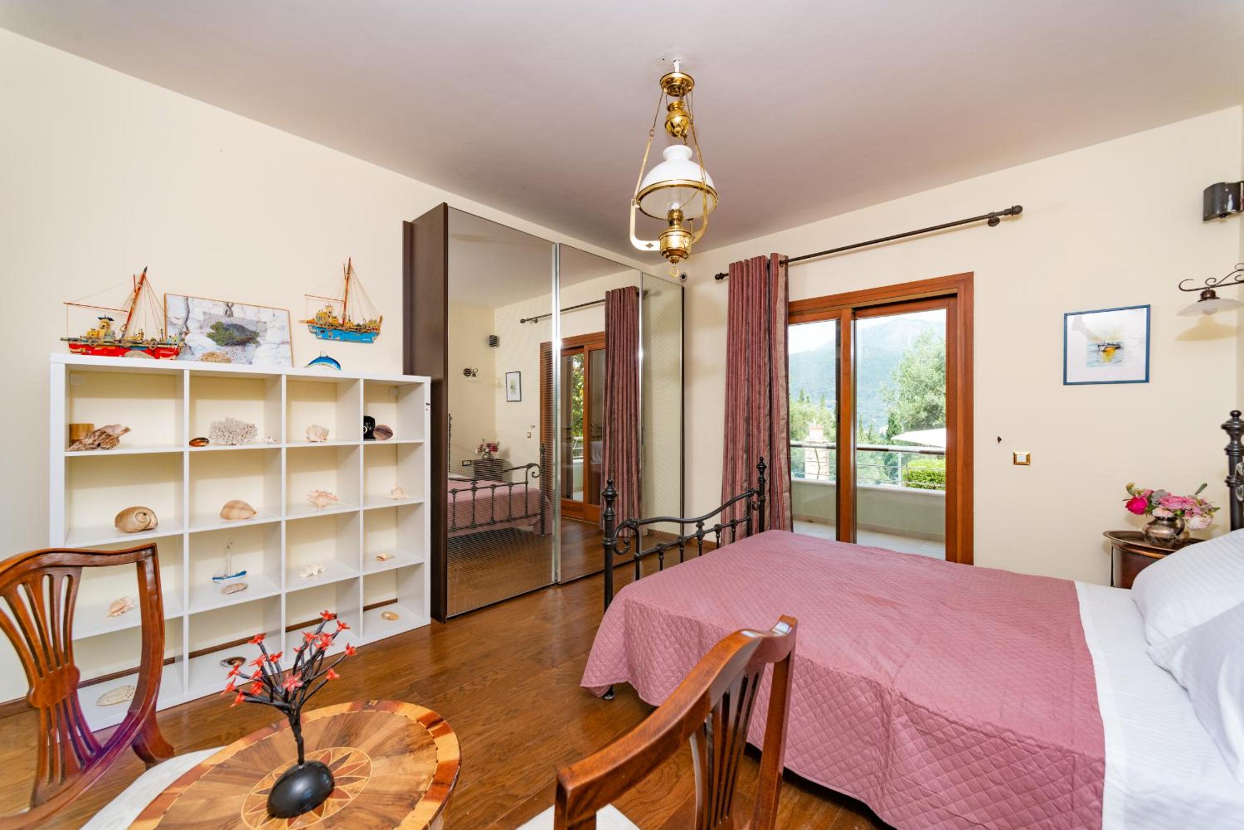 Villa photo 3