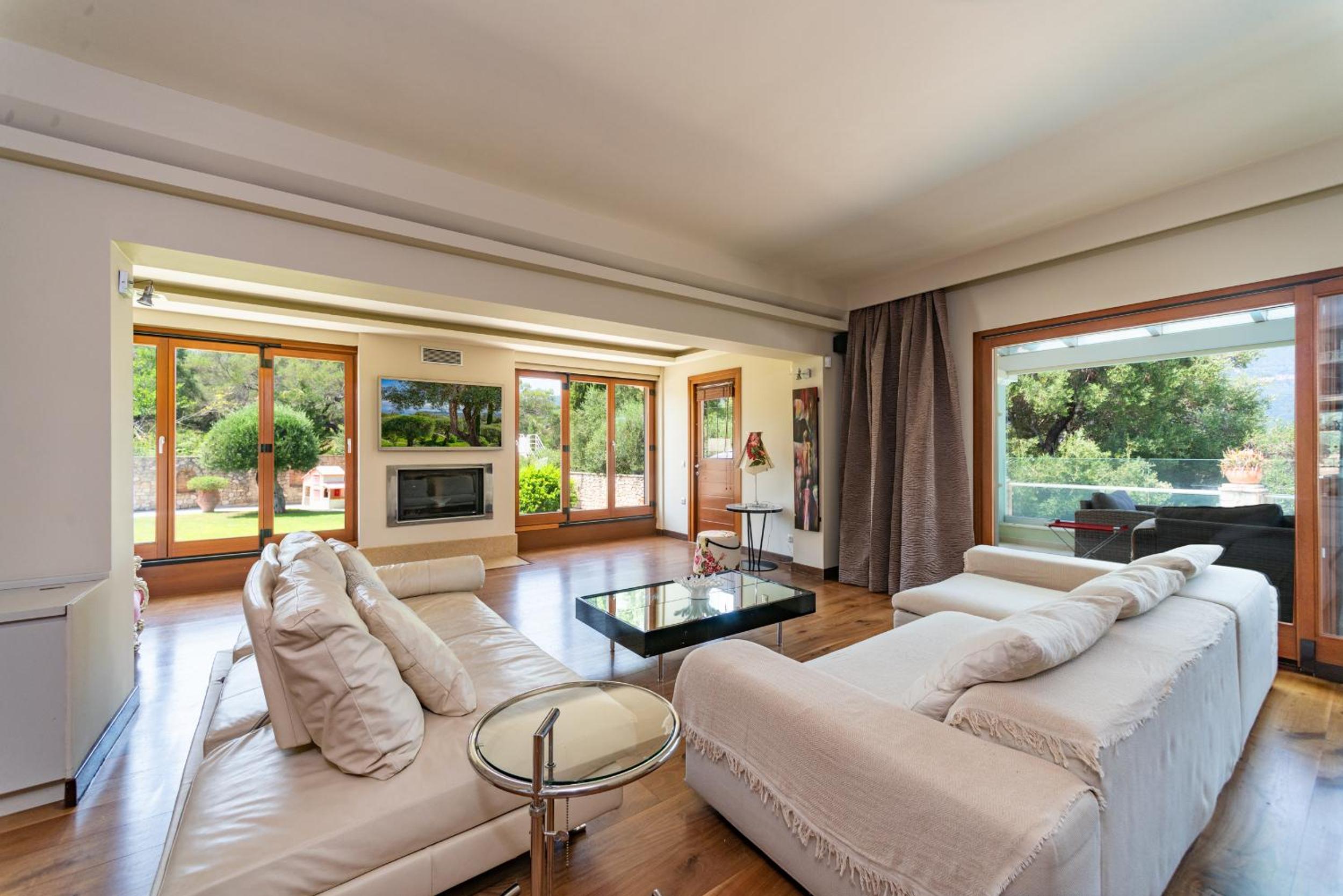 Villa photo 1