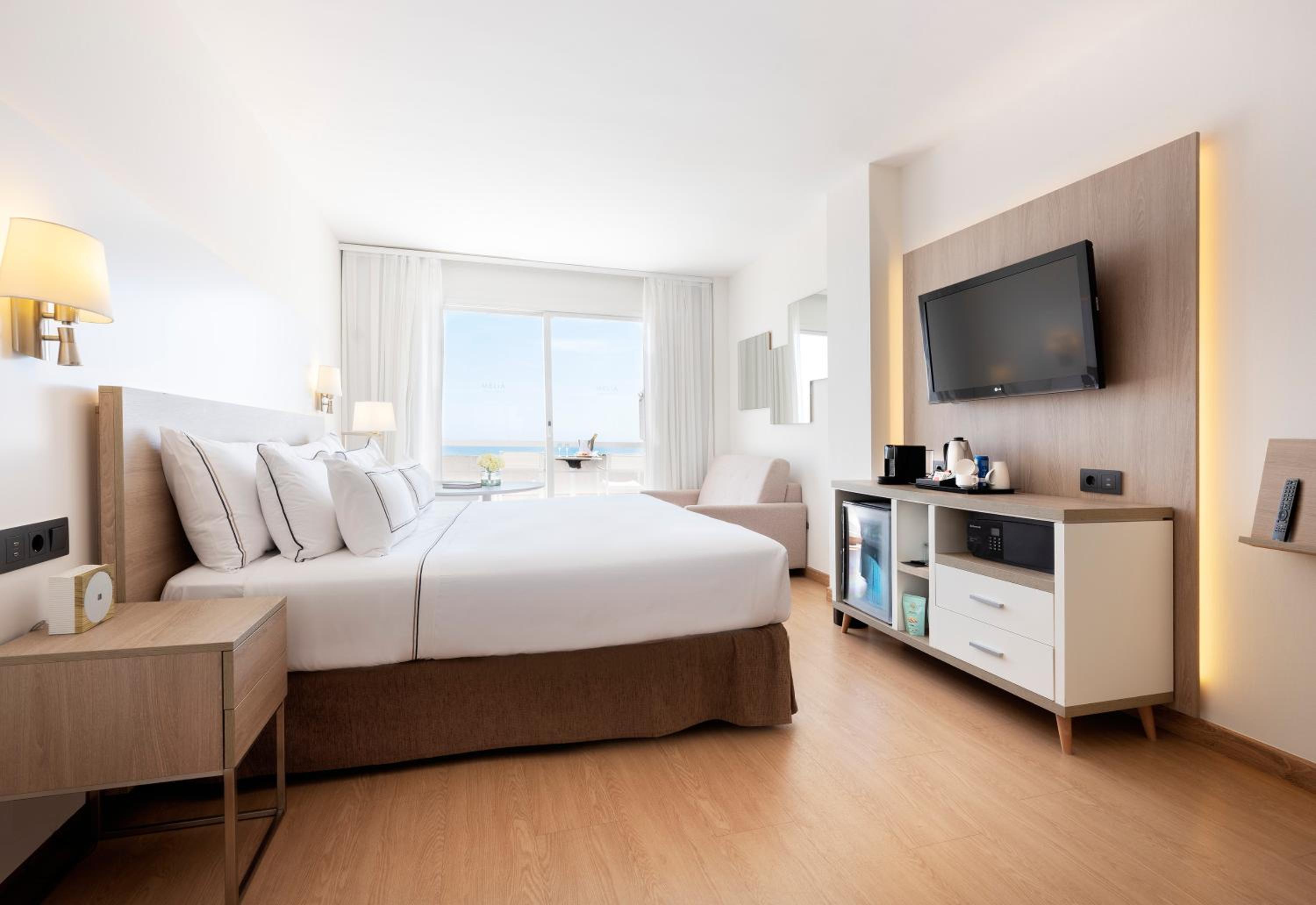Premium Room Sea View - Photo 17