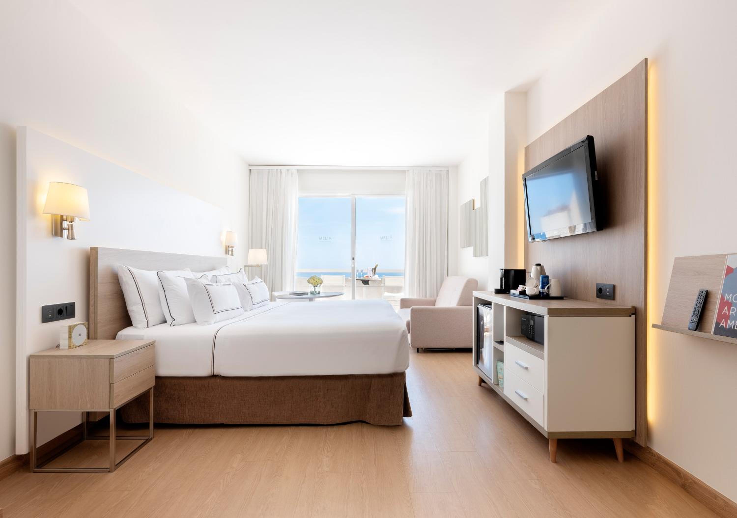 Premium Room Sea View - Photo 16