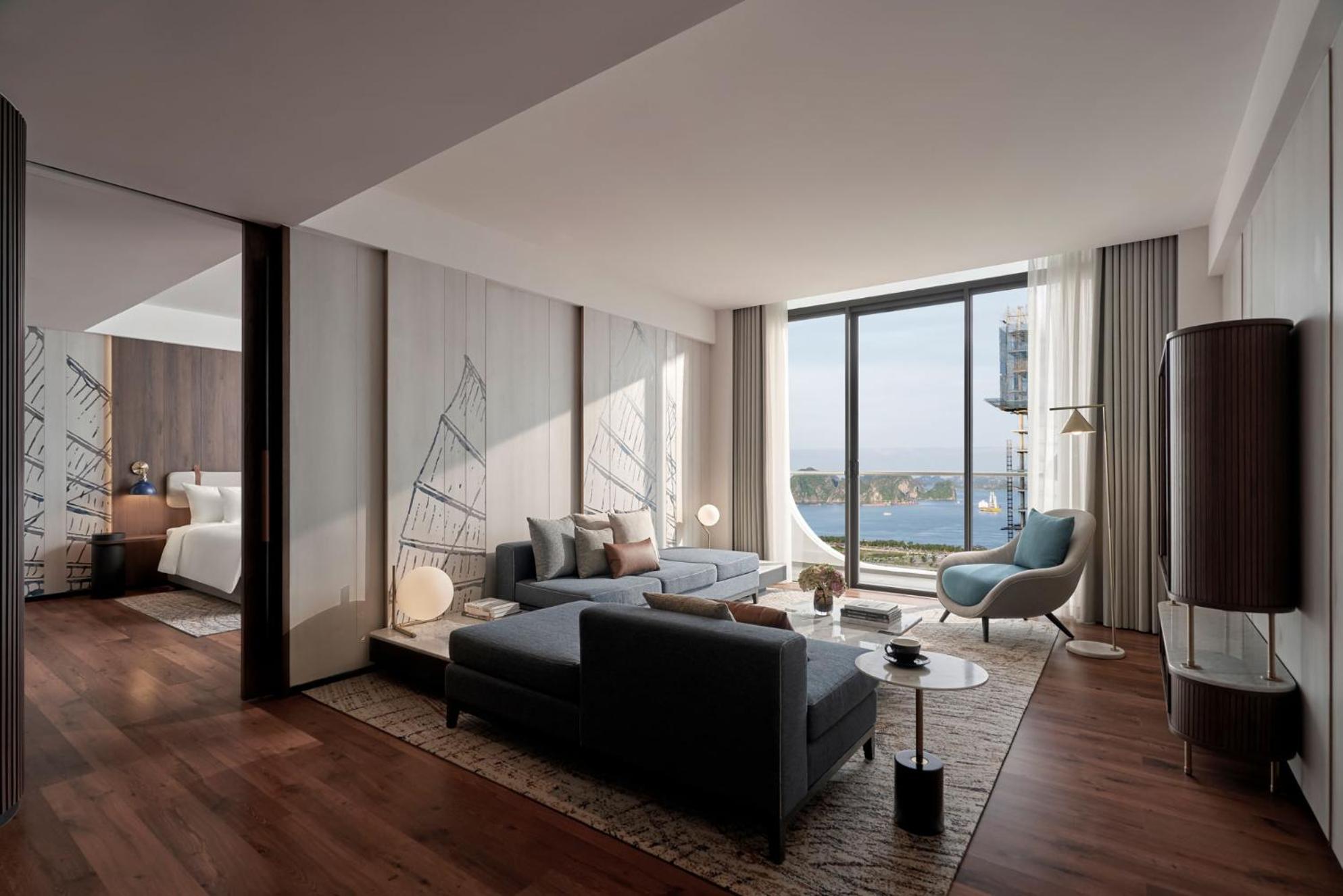 Executive Suite - Photo 5
