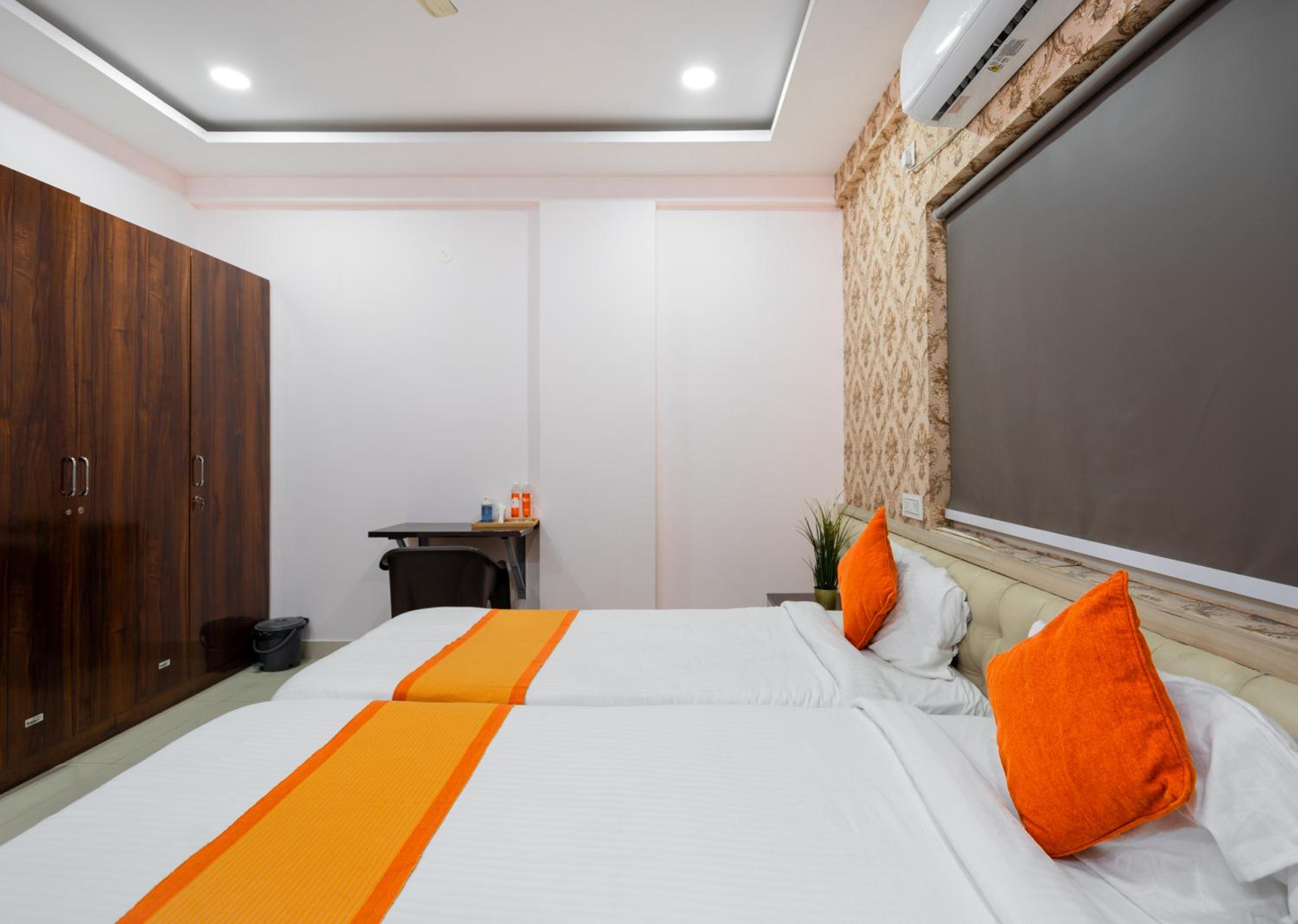 Twin Room - Photo 6