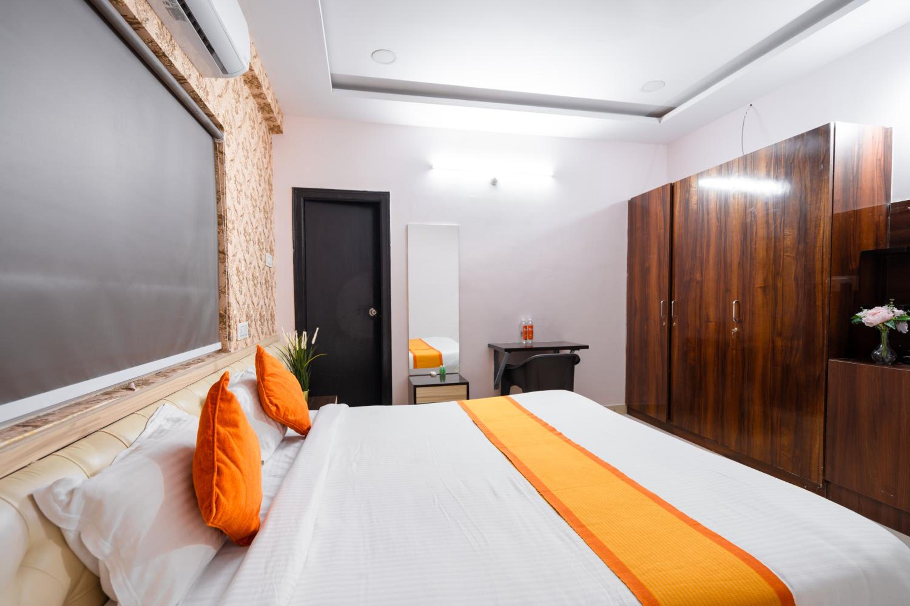 Deluxe Room - Photo 6