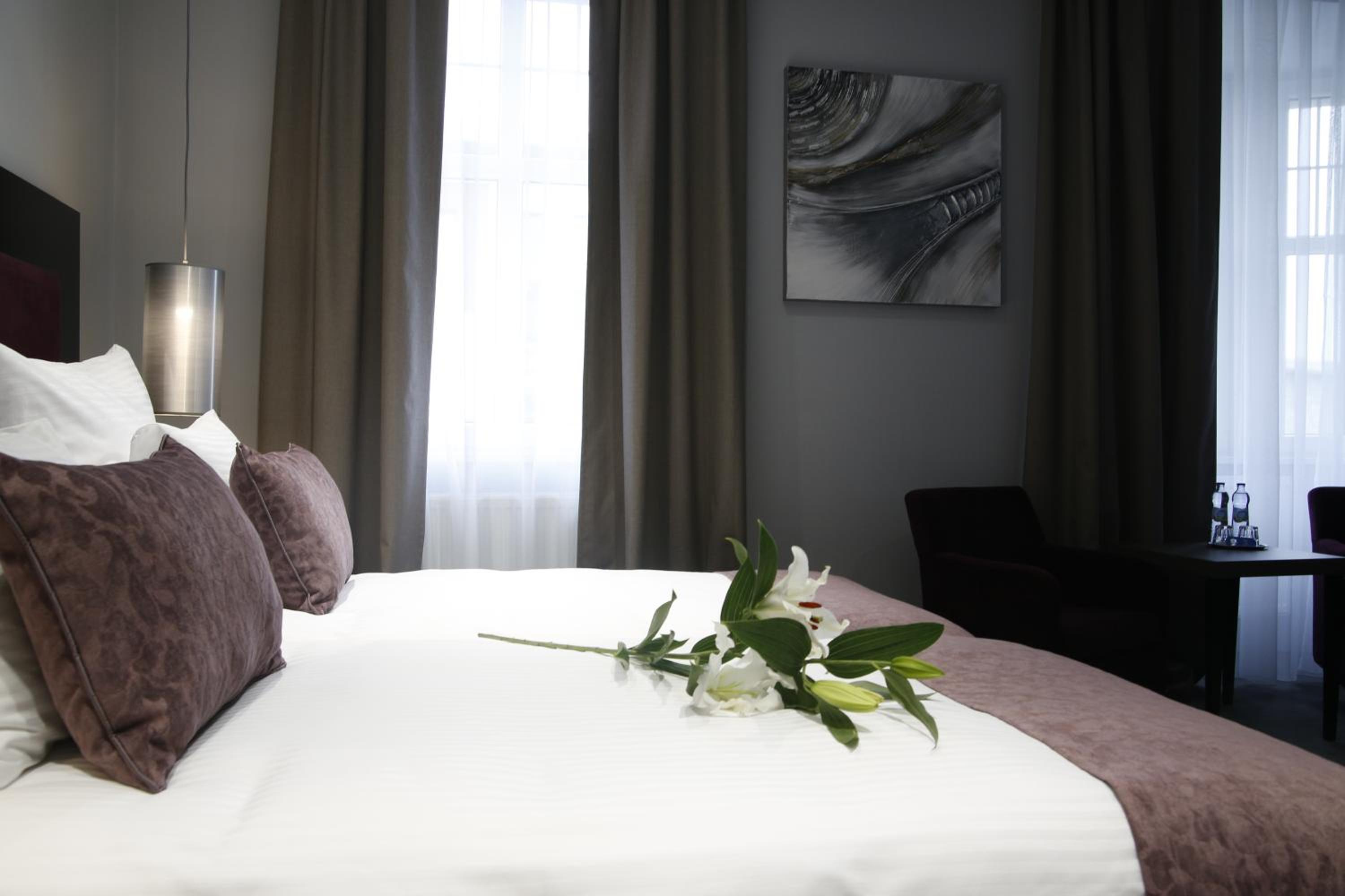 Twin Room with Private Bathroom
