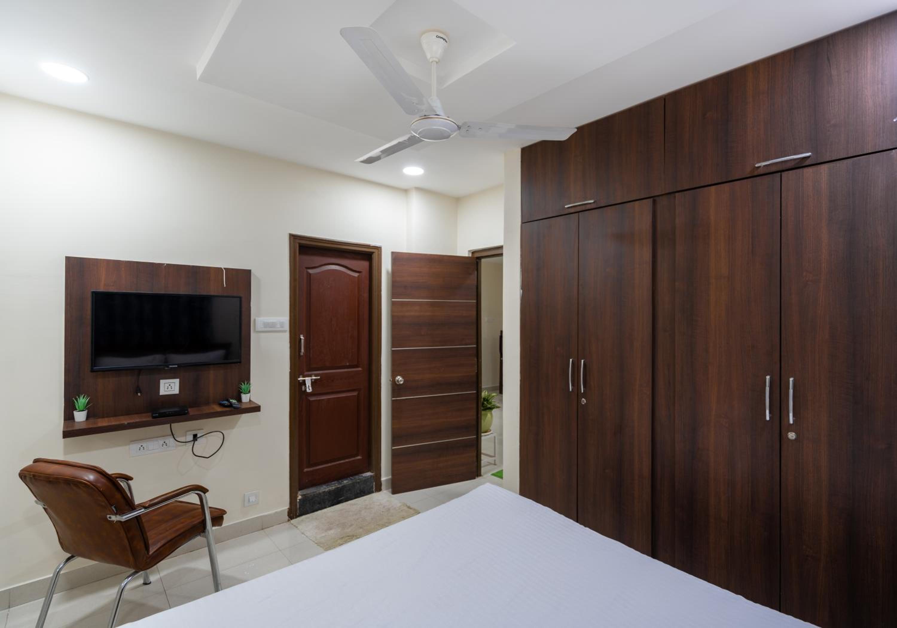 Two-Bedroom Apartment - Photo 4