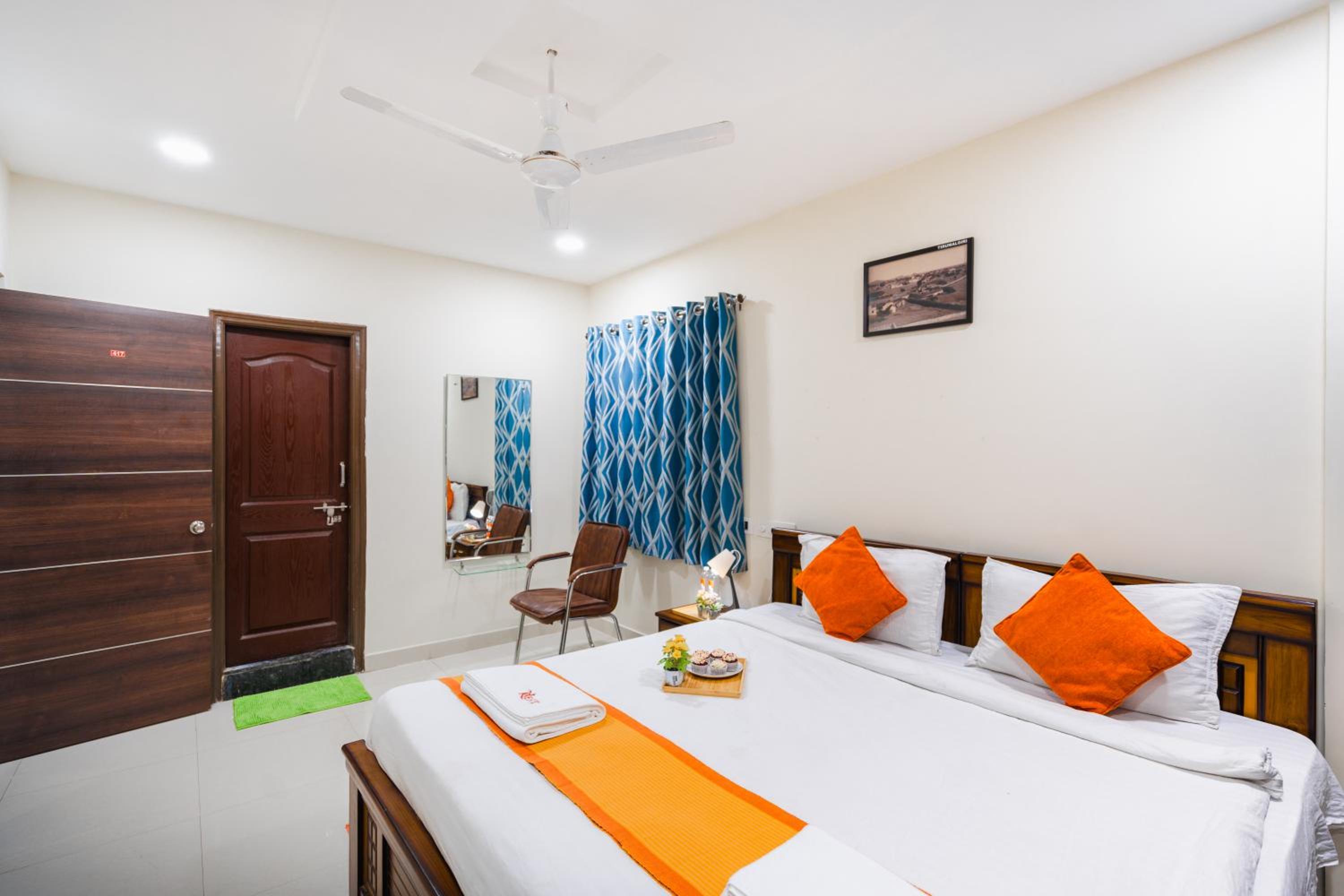 Two-Bedroom Apartment - Photo 3