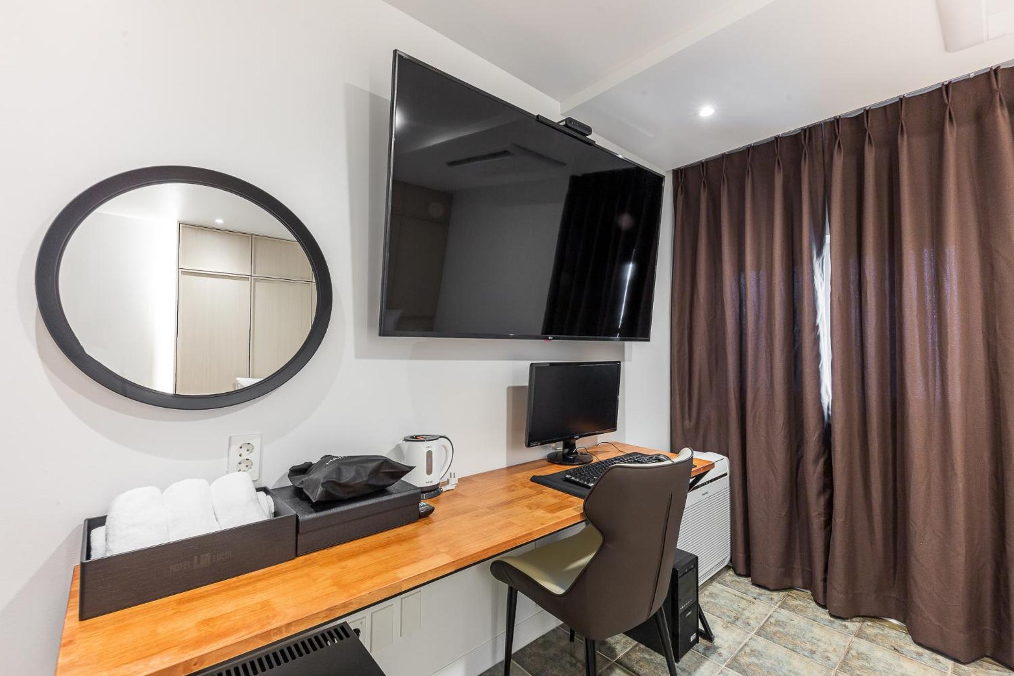 Double Room - Photo 7