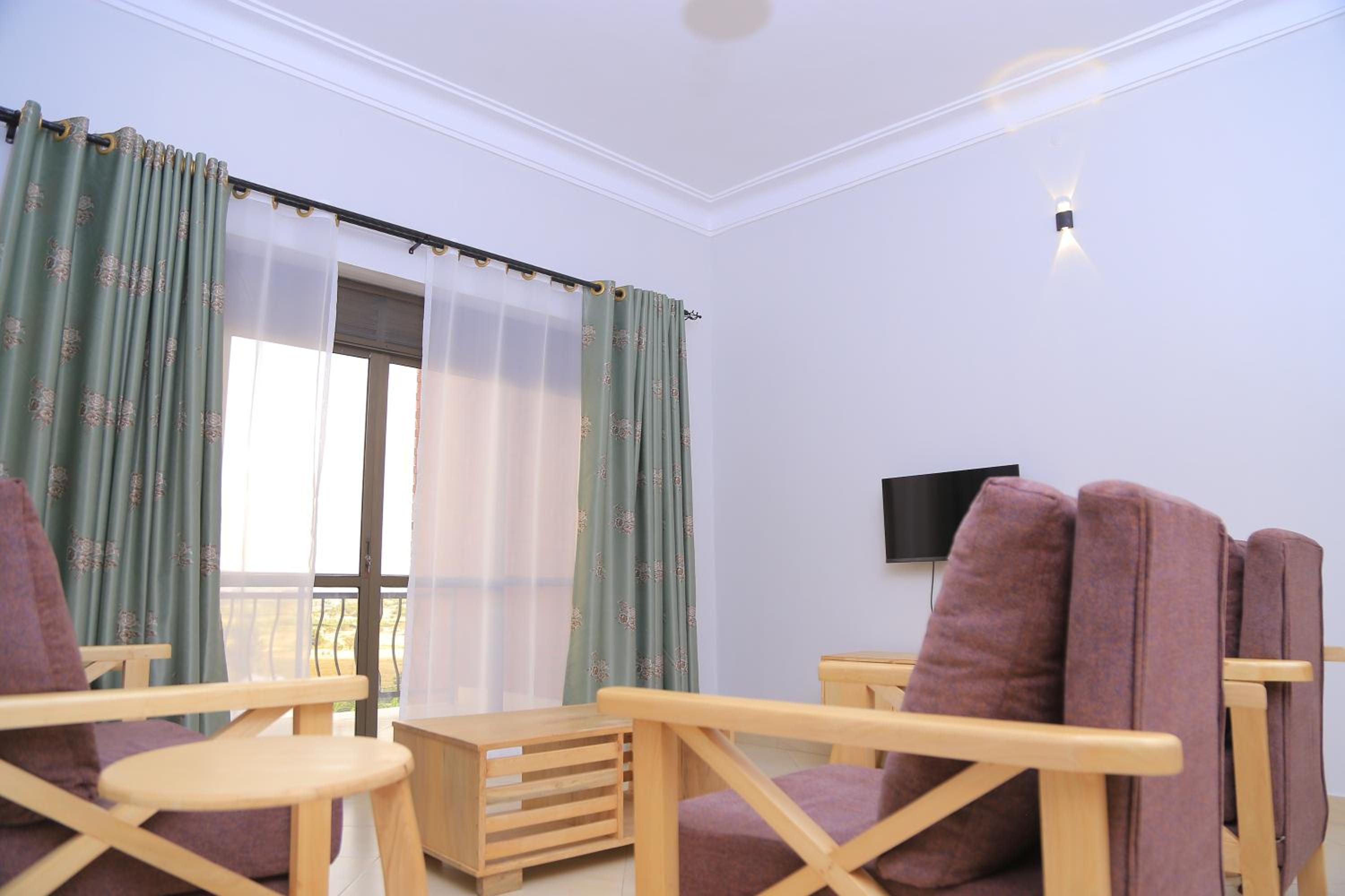 Apartment with Balcony photo 3