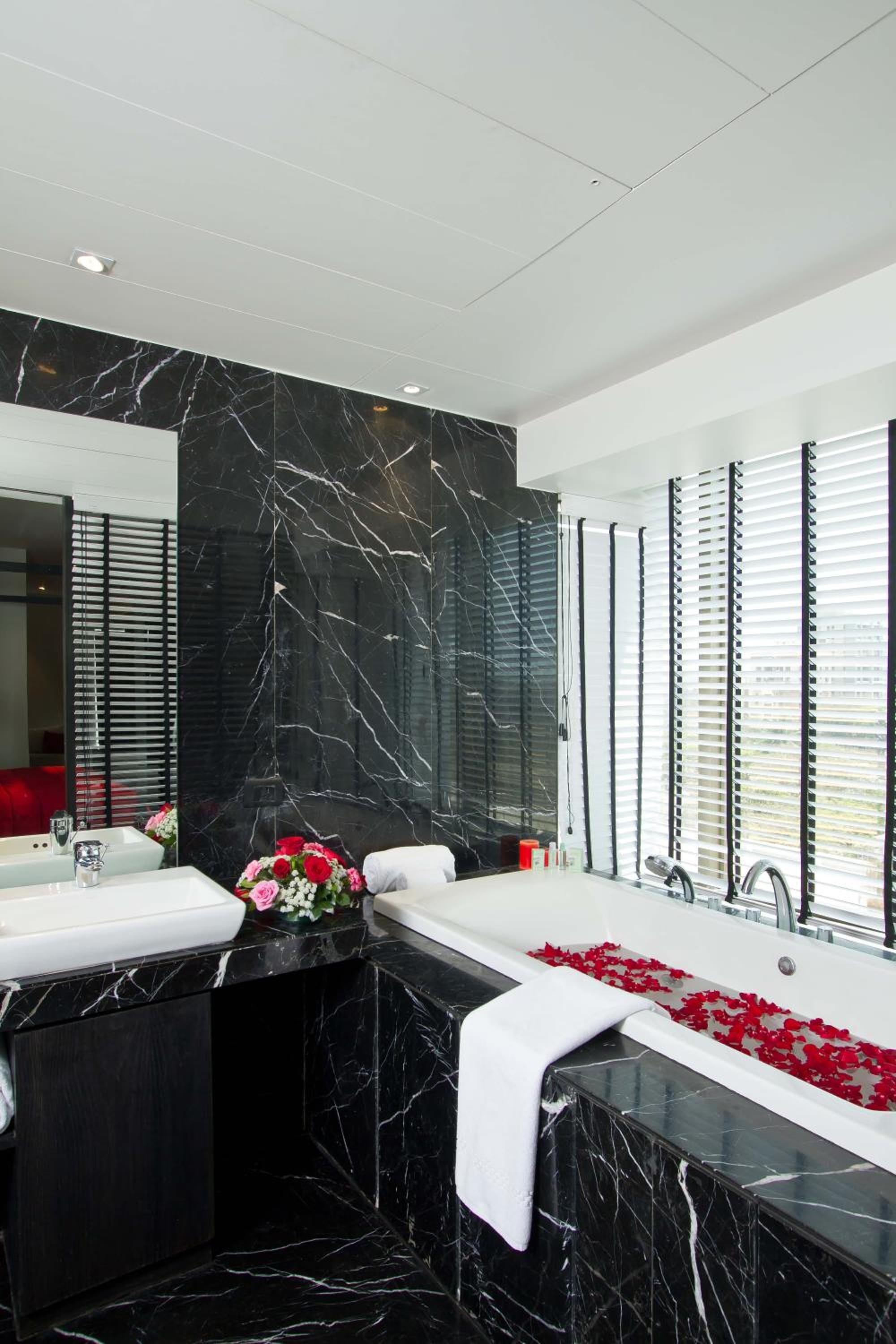 Luxury Suite Room
