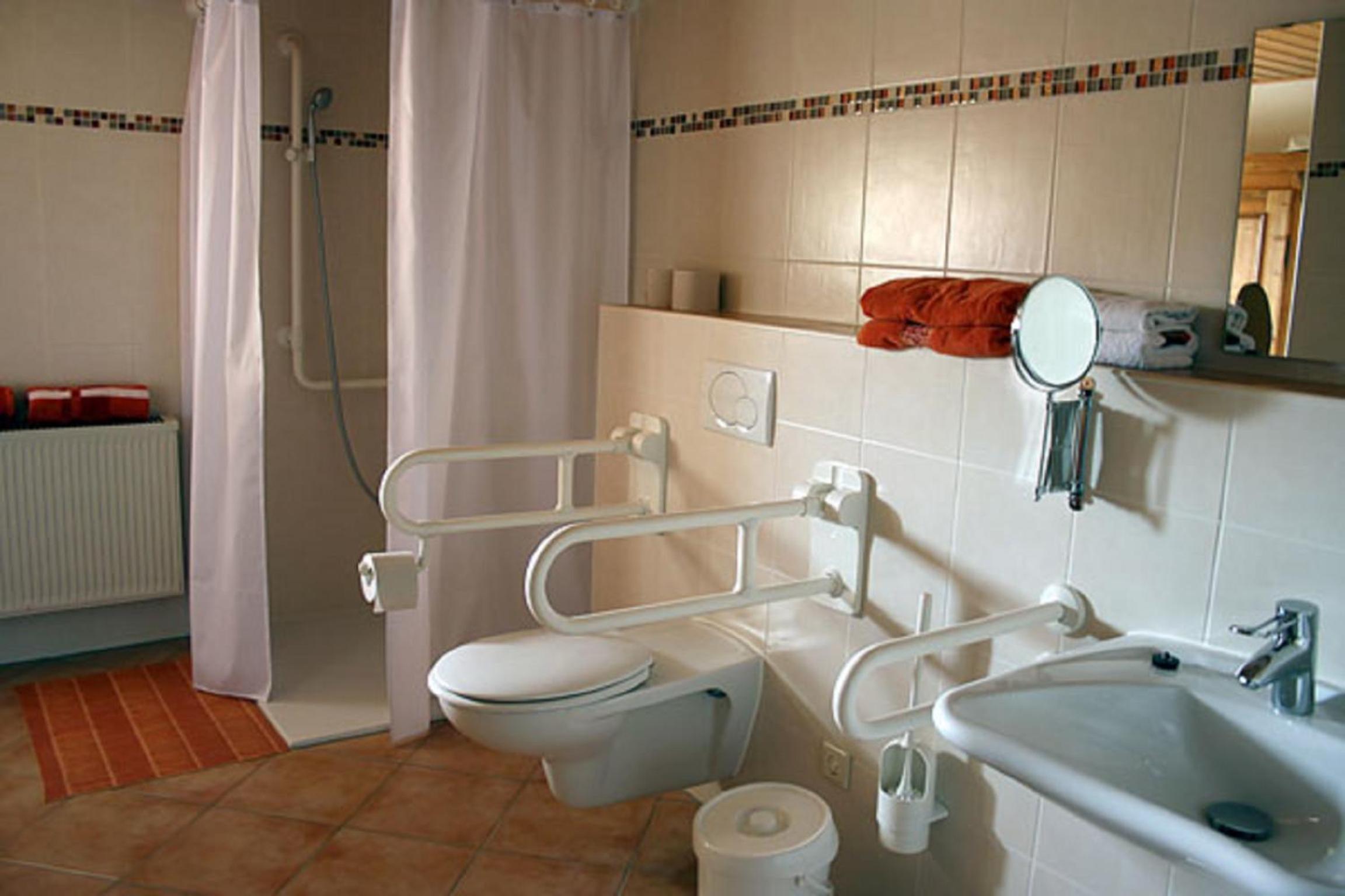 One-Bedroom Apartment photo 2
