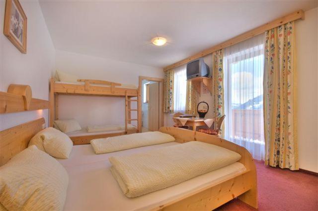 Standard Double Room with Balcony - Photo 1