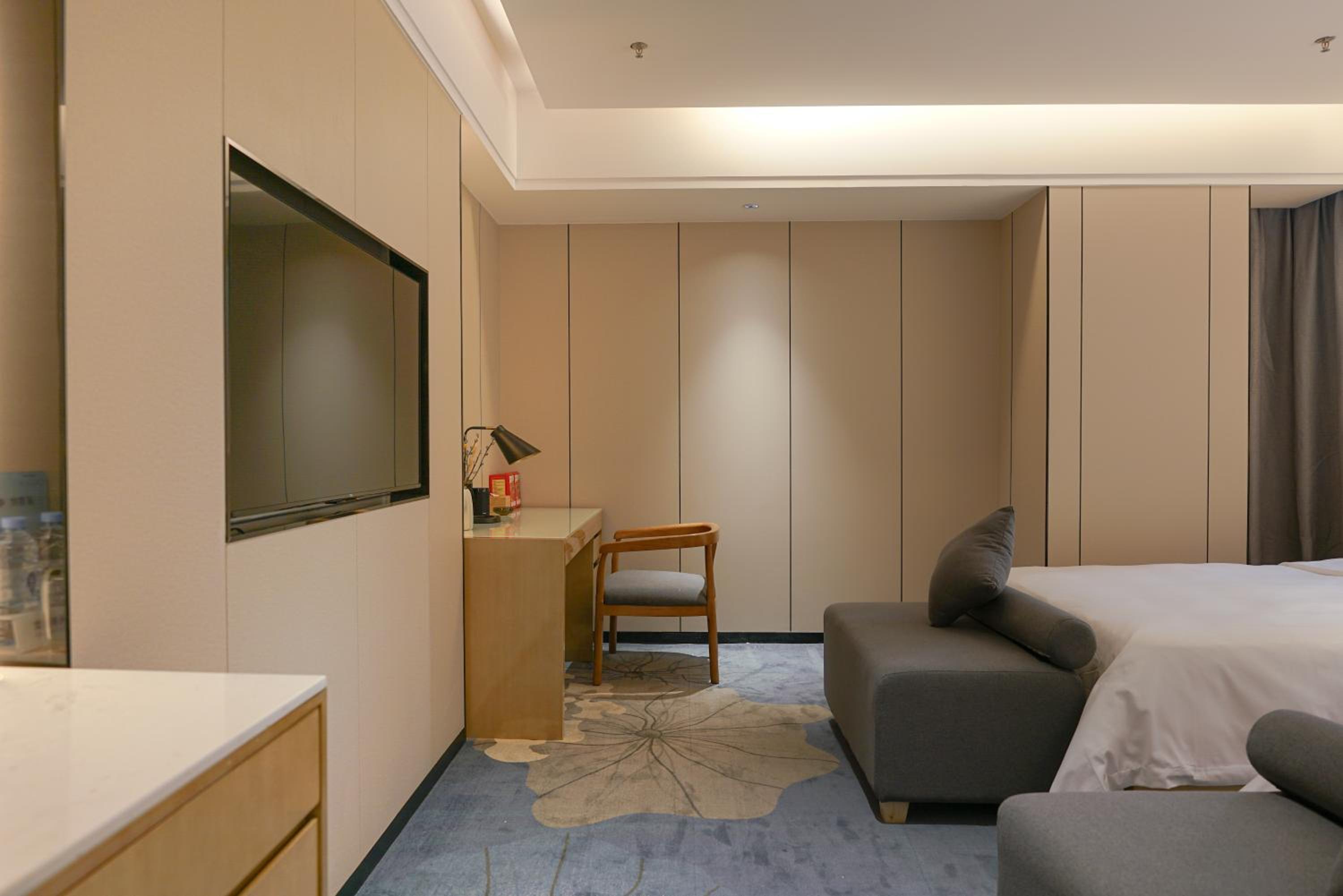 Premium Twin Room photo 3