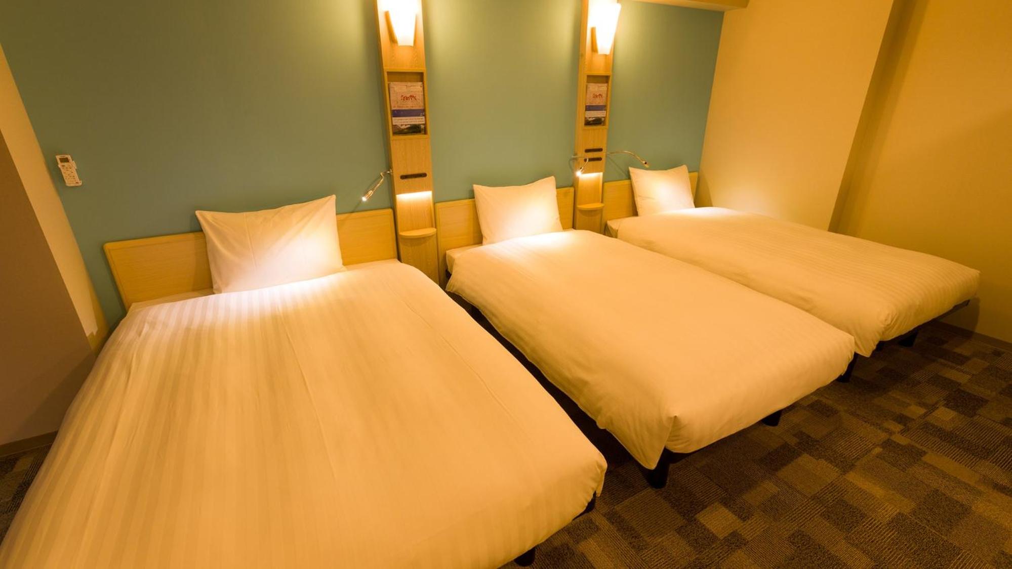Triple Room - Smoking - Photo 8