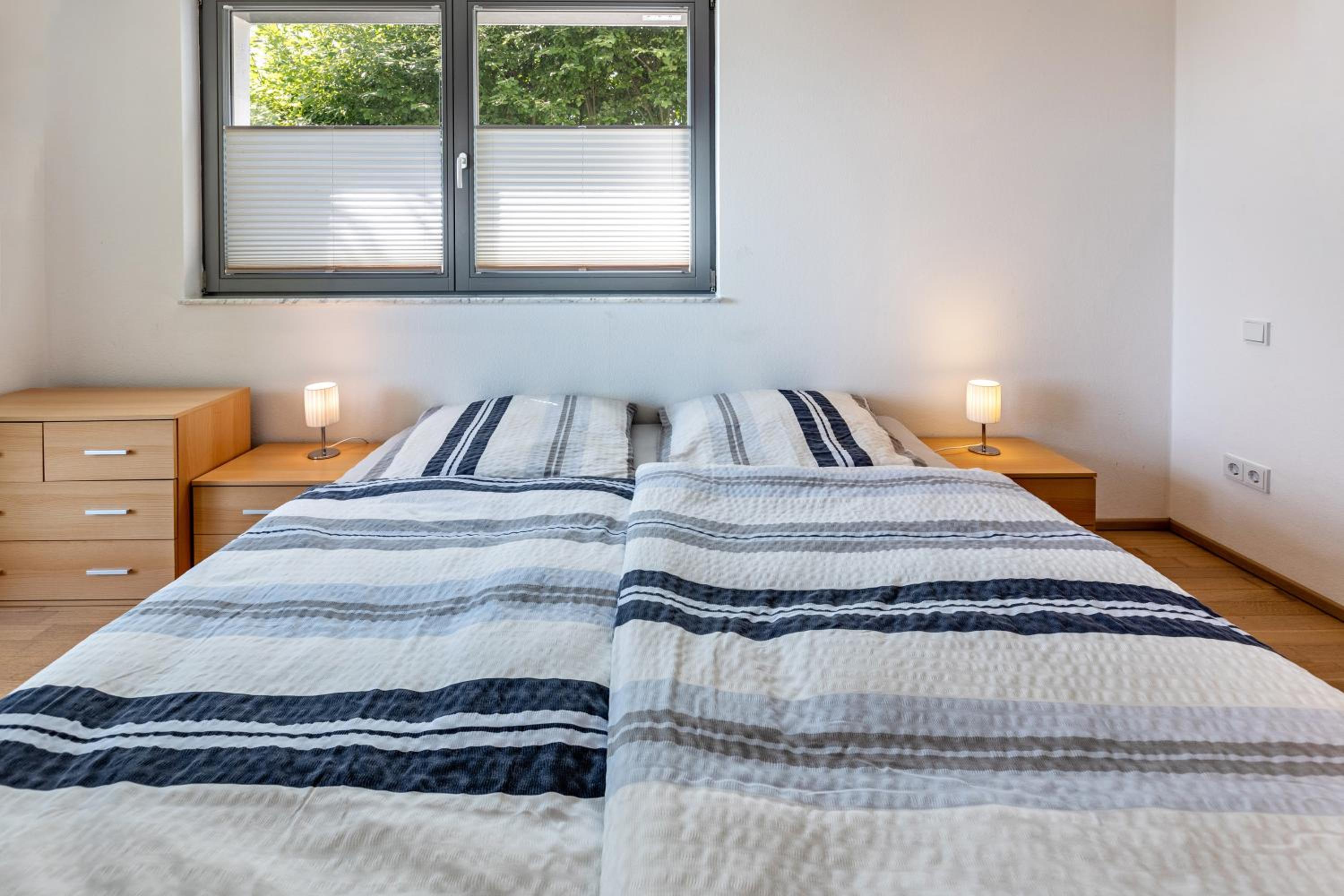 One-Bedroom Apartment with Lake View photo 2