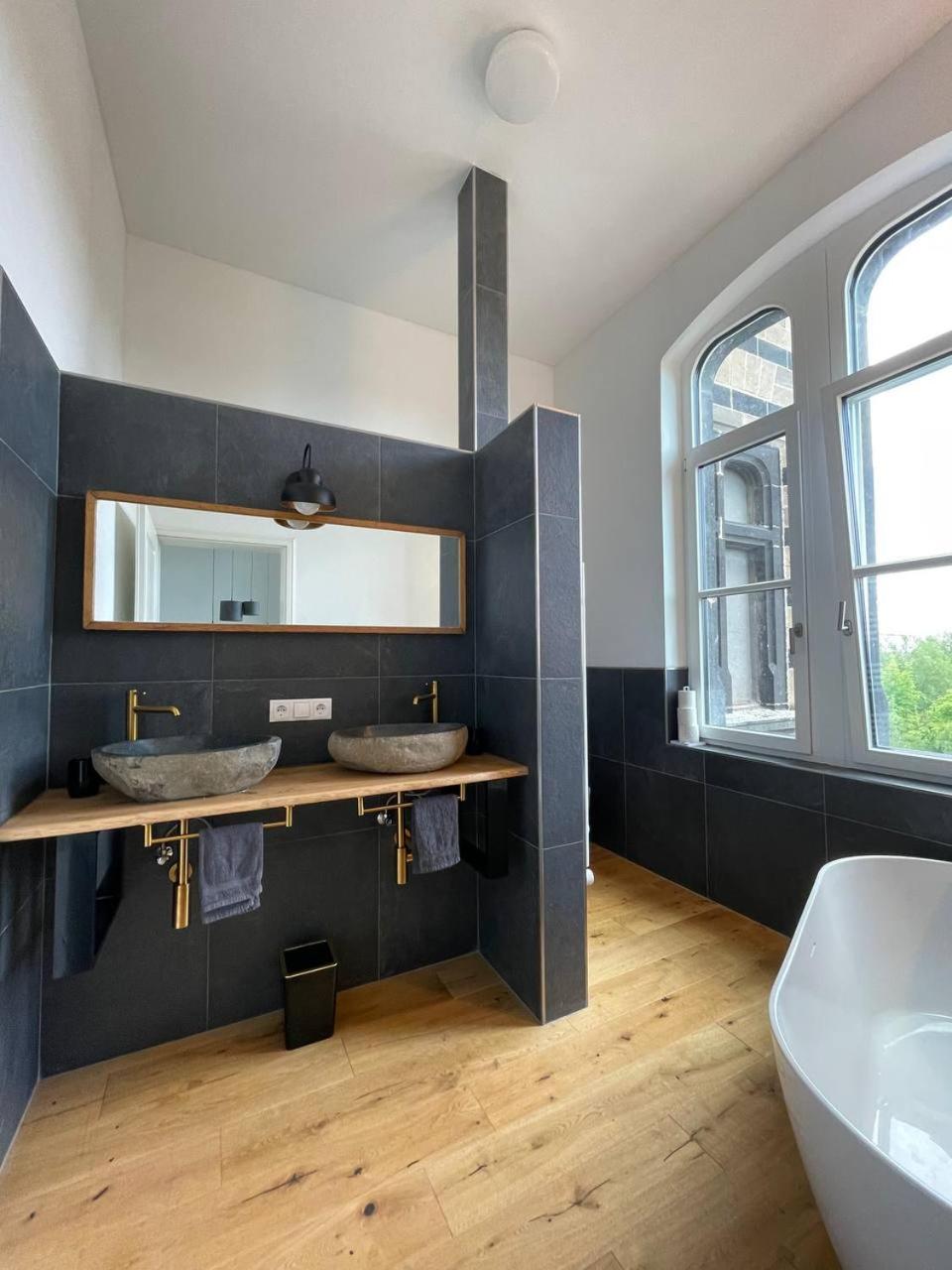 Three-Bedroom Apartment - Photo 7